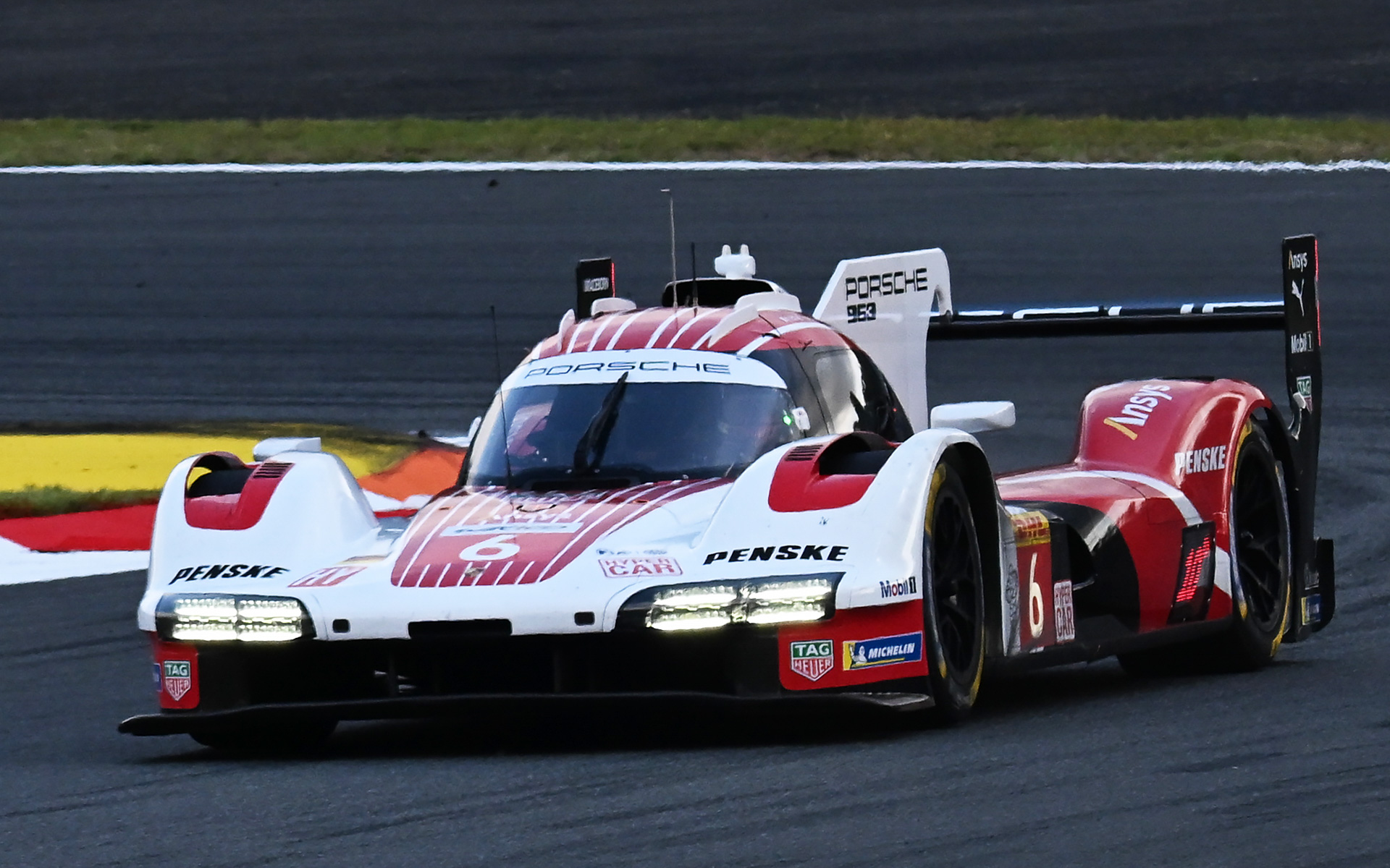 ポルシェにとって「富士スピードウェイは相性が良い」とローレンス・ヴァントール選手