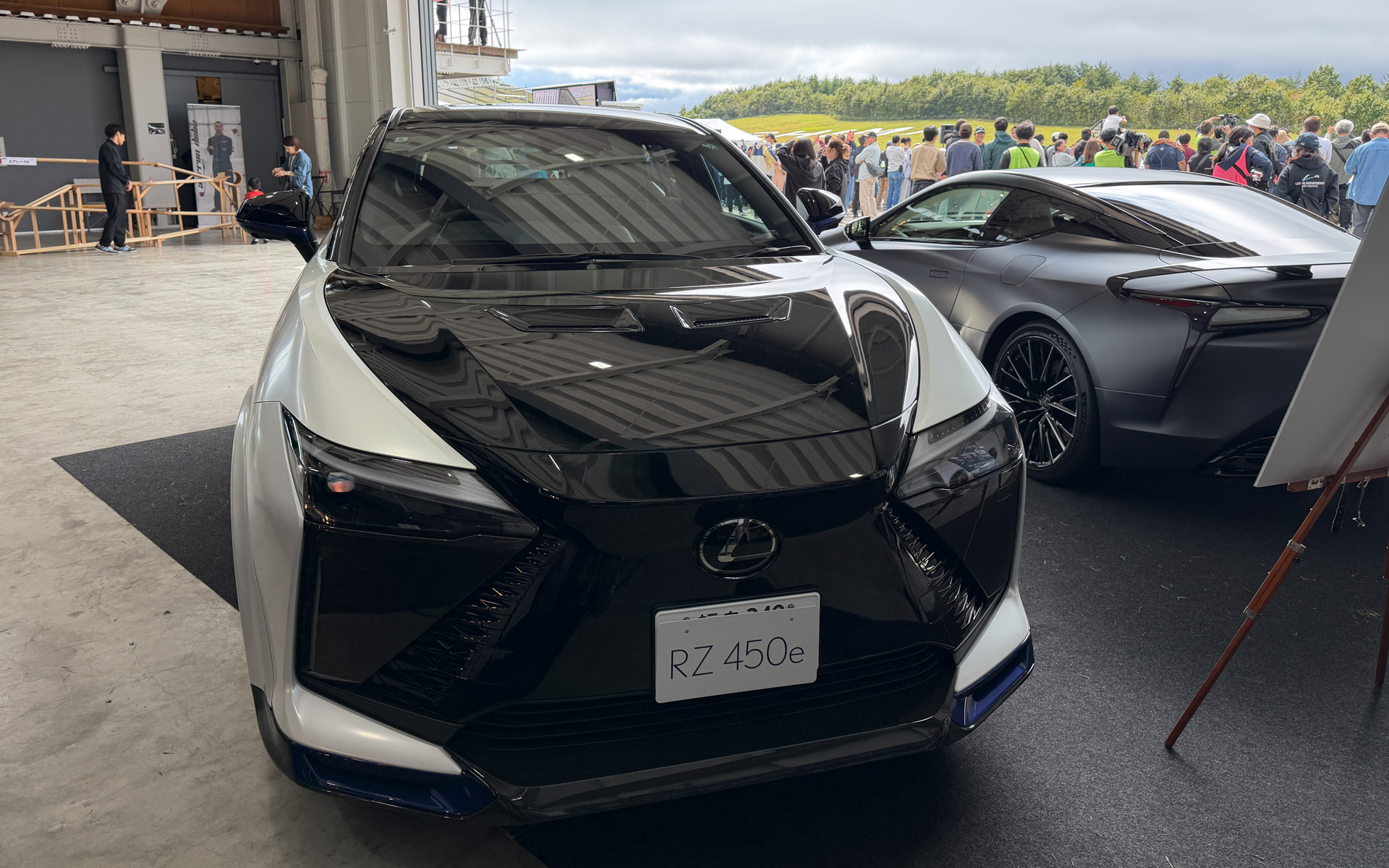 レクサスがブース展示