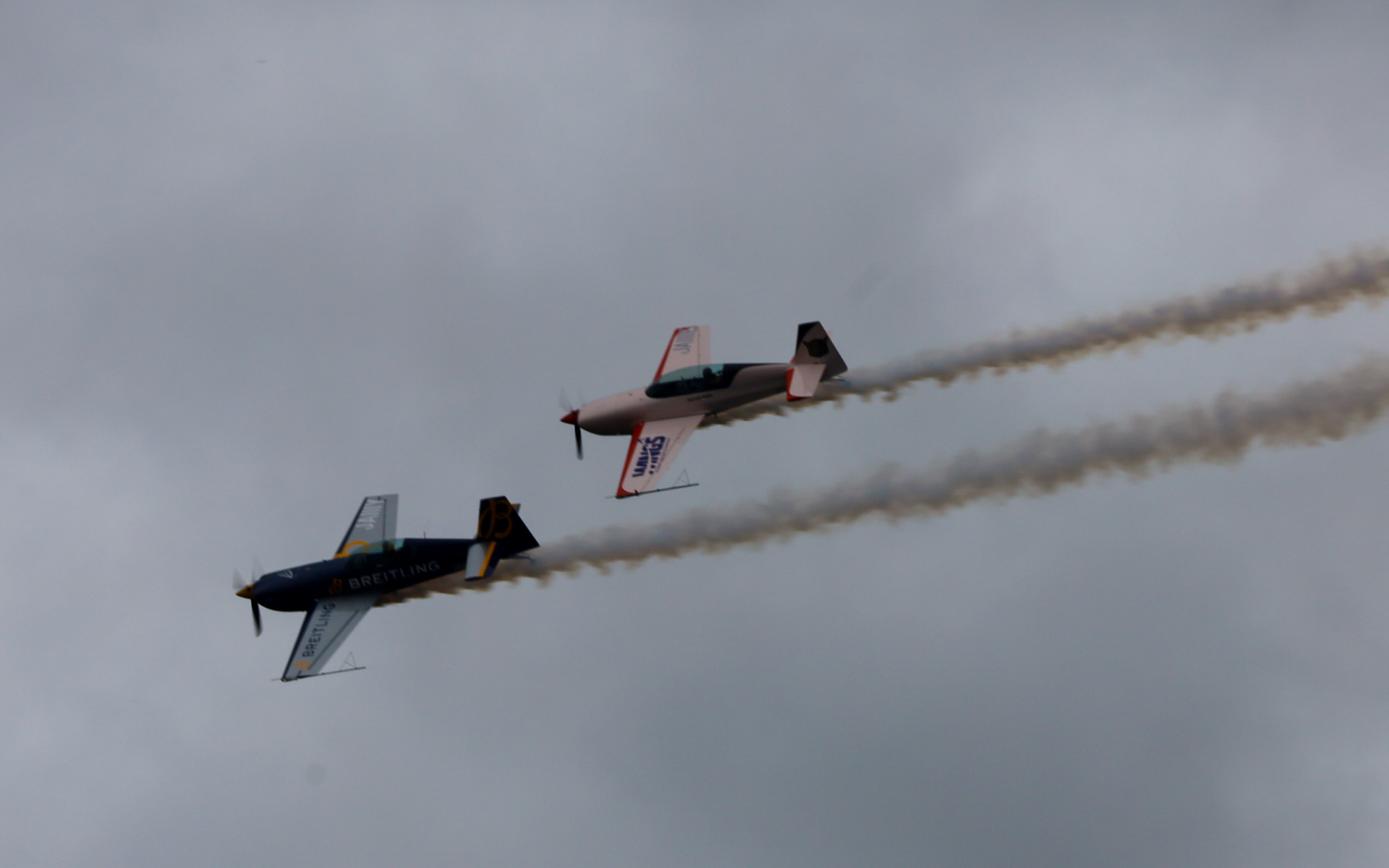 室屋選手とデリュー選手の共演によるオープニングのフライト