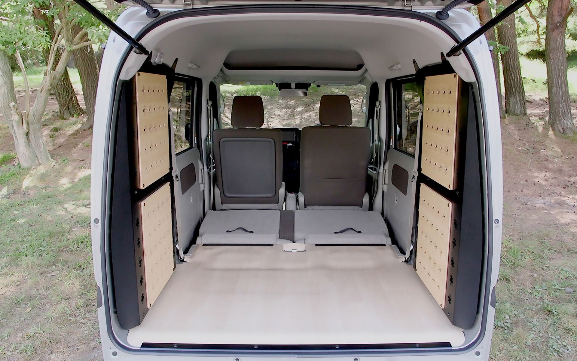 マルチラック後席格納時