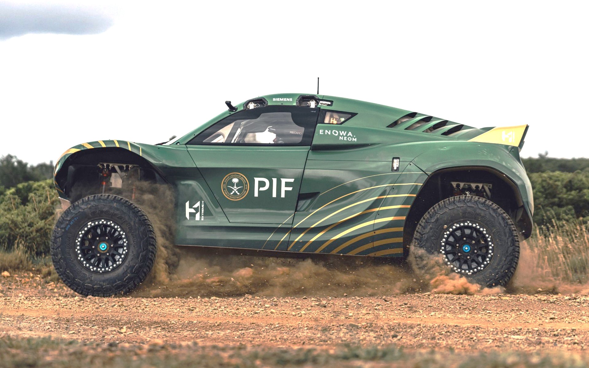 GEOLANDAR X-ATをベースにしたプロトタイプタイヤを装着したPioneer 25