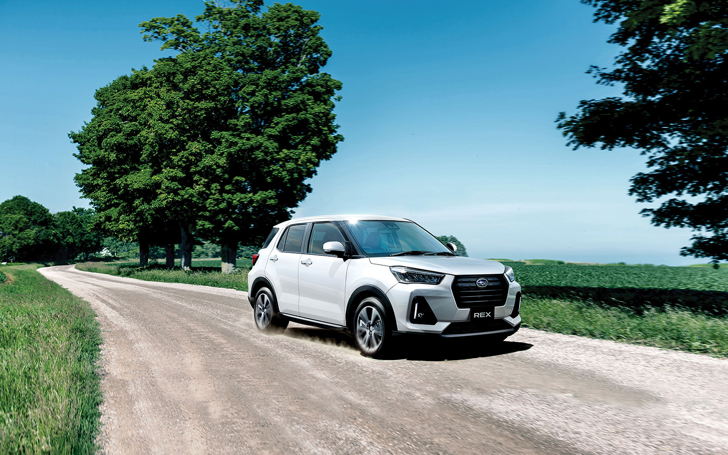 「レックス」に4WDモデルを追加