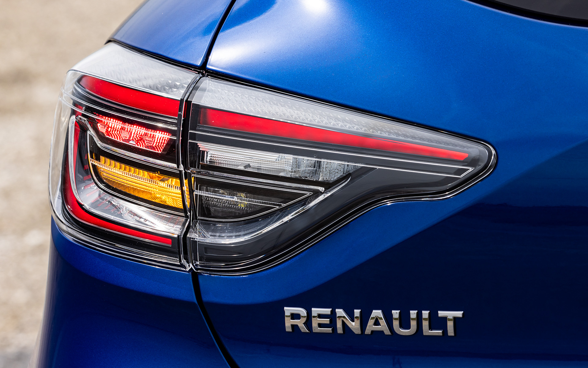 クリアリアレンズを新採用