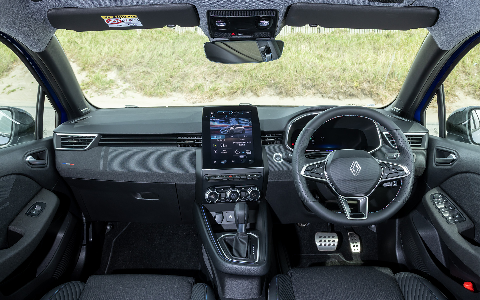 スポーツシックで上質なエスプリ アルピーヌのインテリア。モダンでエレガントなエッセンスを取り入れている