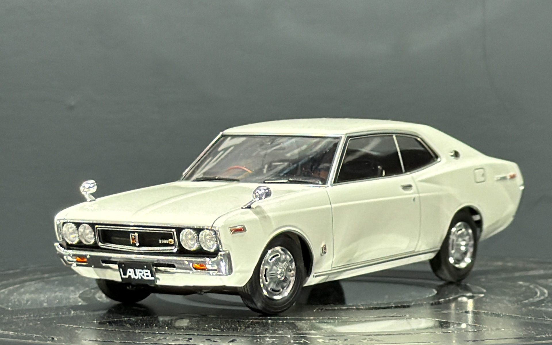 ハセガワの新製品「ニッサン ローレル HT 2000SGX （KHC130） 後期型 （1973）」