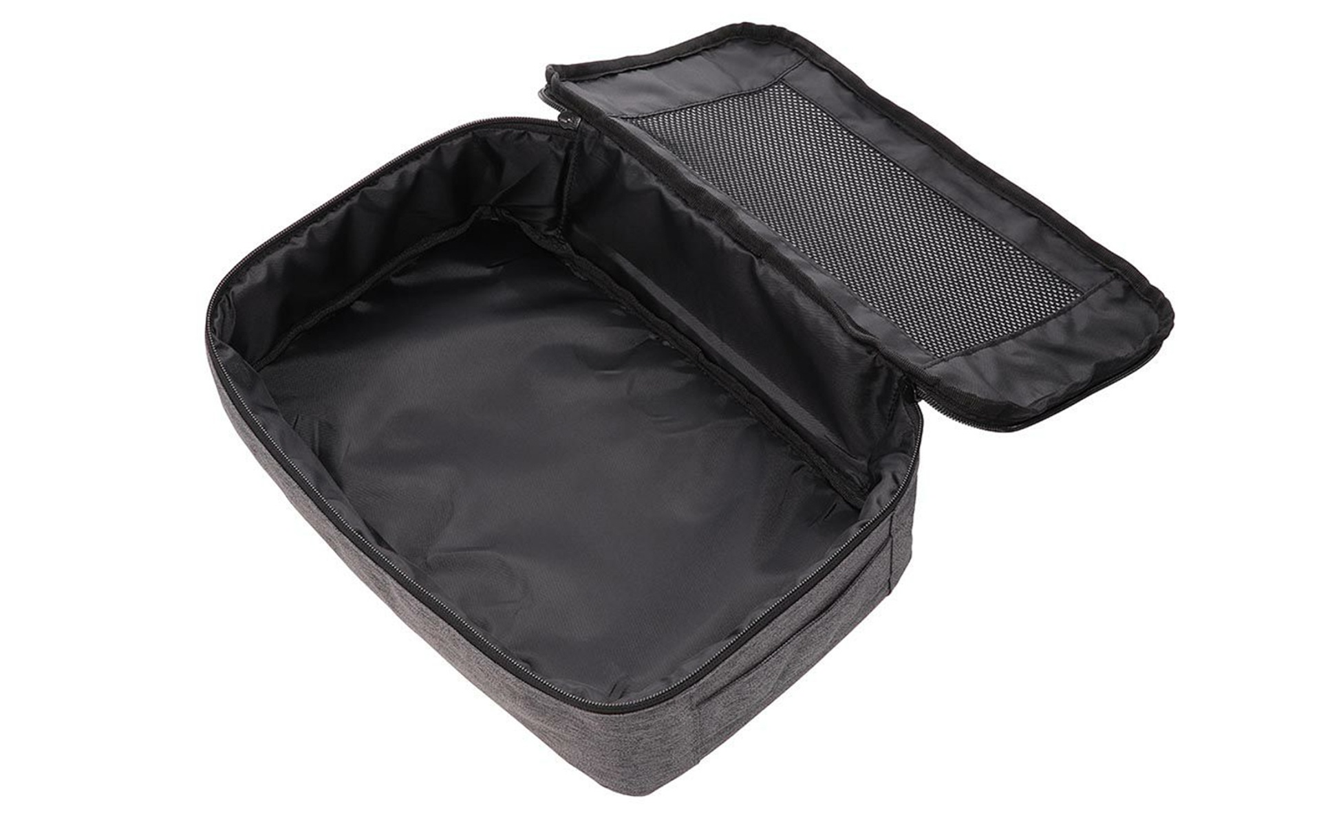 内寸は約80×340×210mm（高さ×幅×奥行き）で、A4サイズより大きく、深さもあるので、たっぷり収納できる