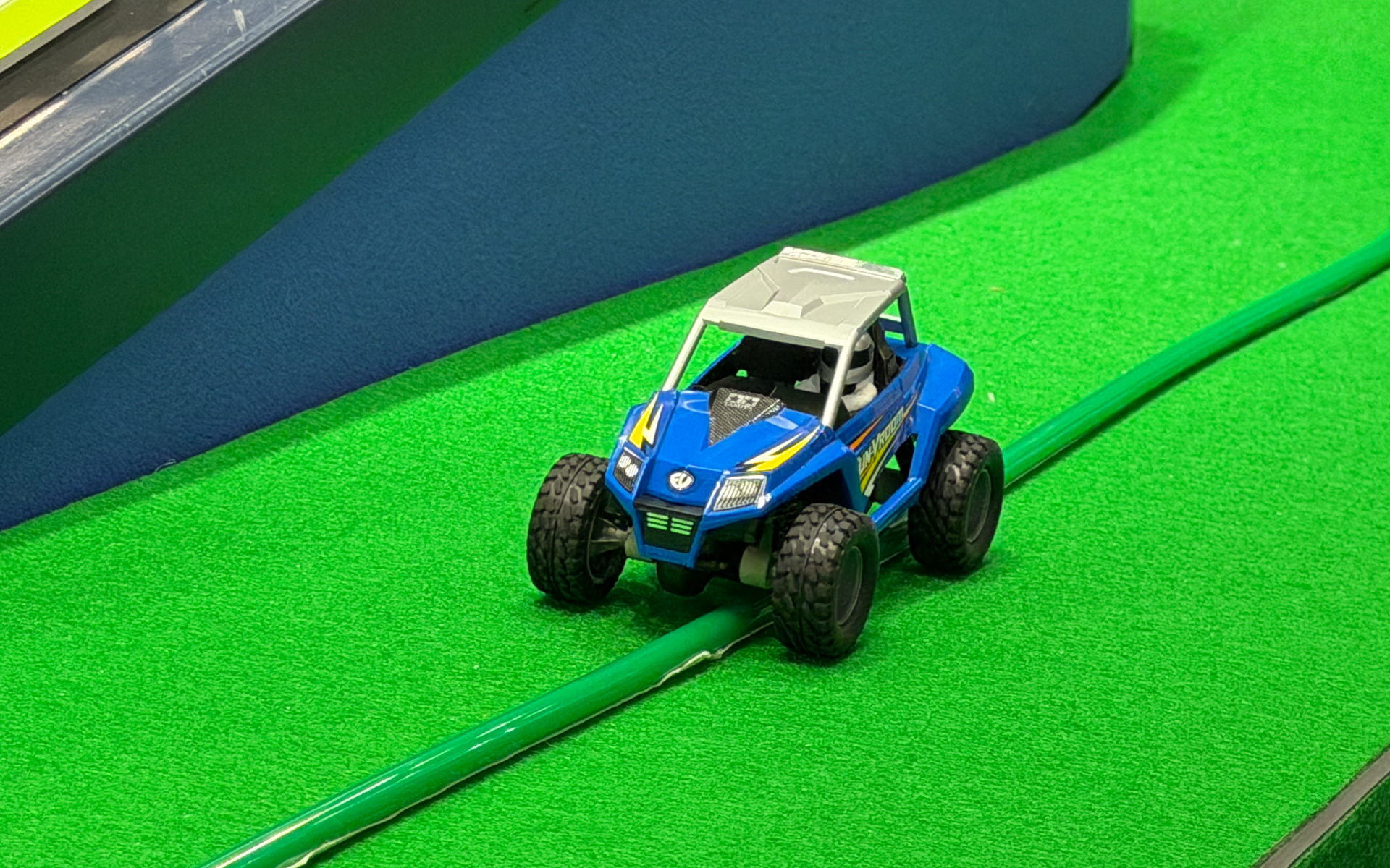 ベースとなったトレイルミニ四駆「ファンブルン」