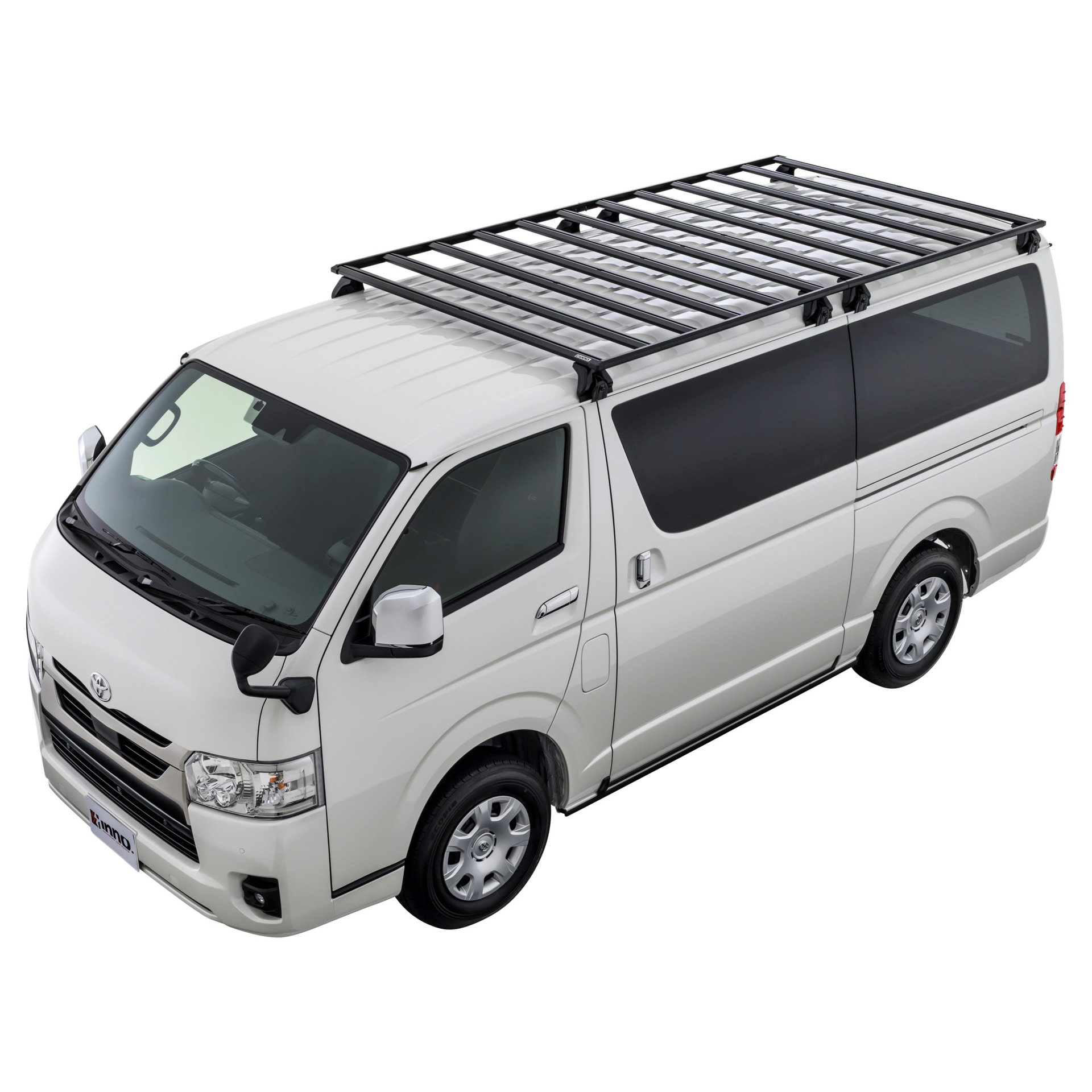 ハイエース用INNO フラットデッキベース（フルサイズ）装着イメージ