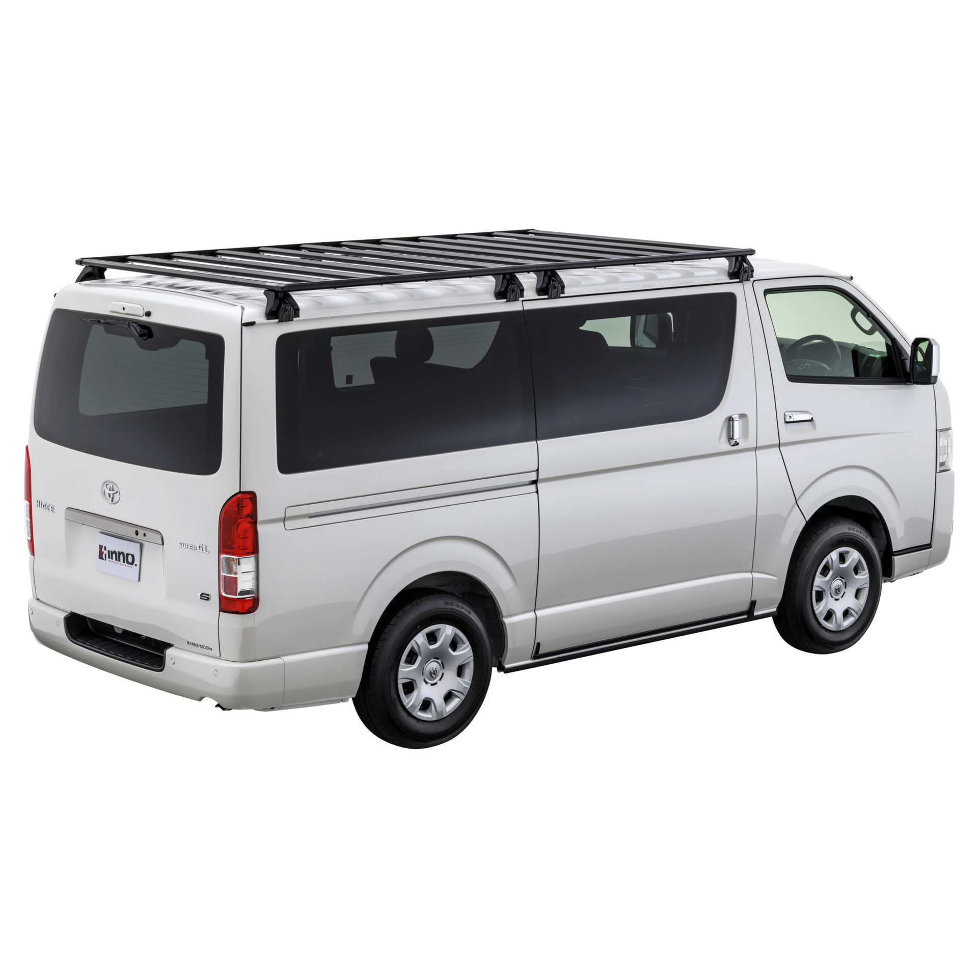 ハイエース用INNO フラットデッキベース（フルサイズ）装着イメージ