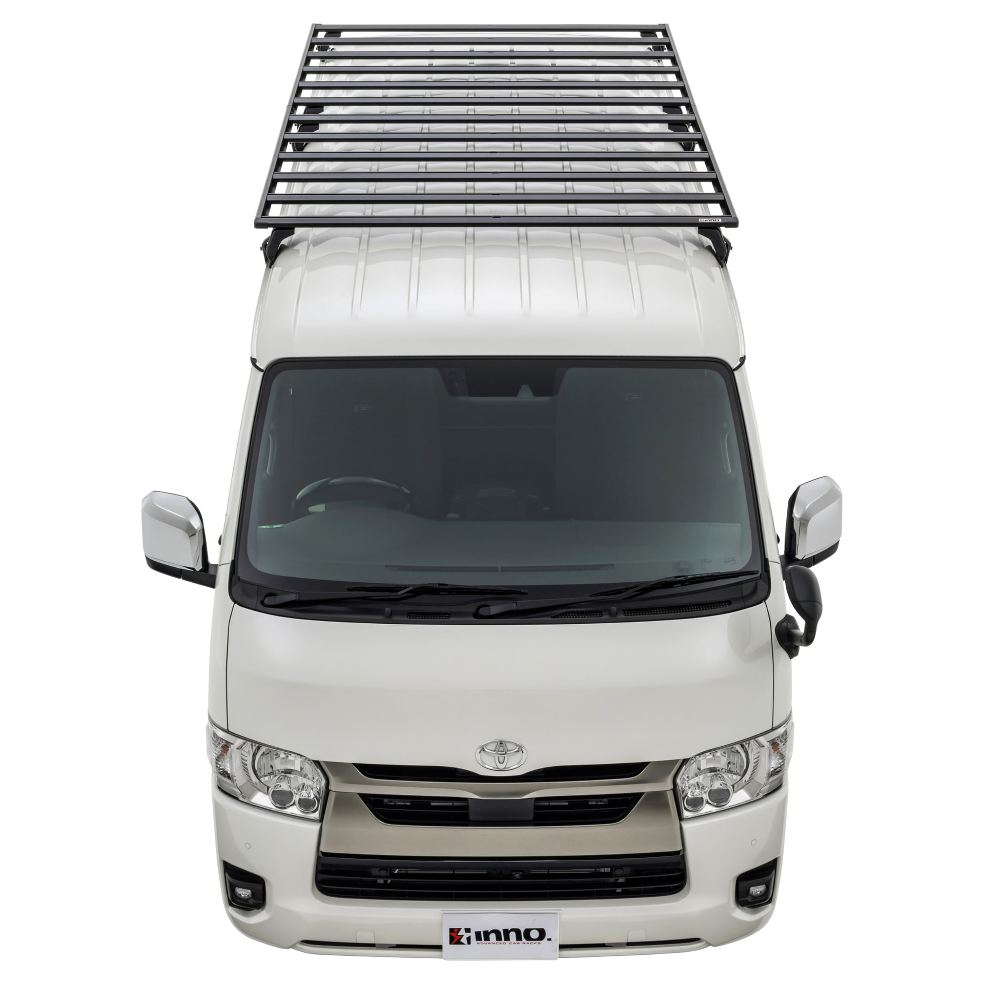 ハイエース用INNO フラットデッキベース（フルサイズ）装着イメージ