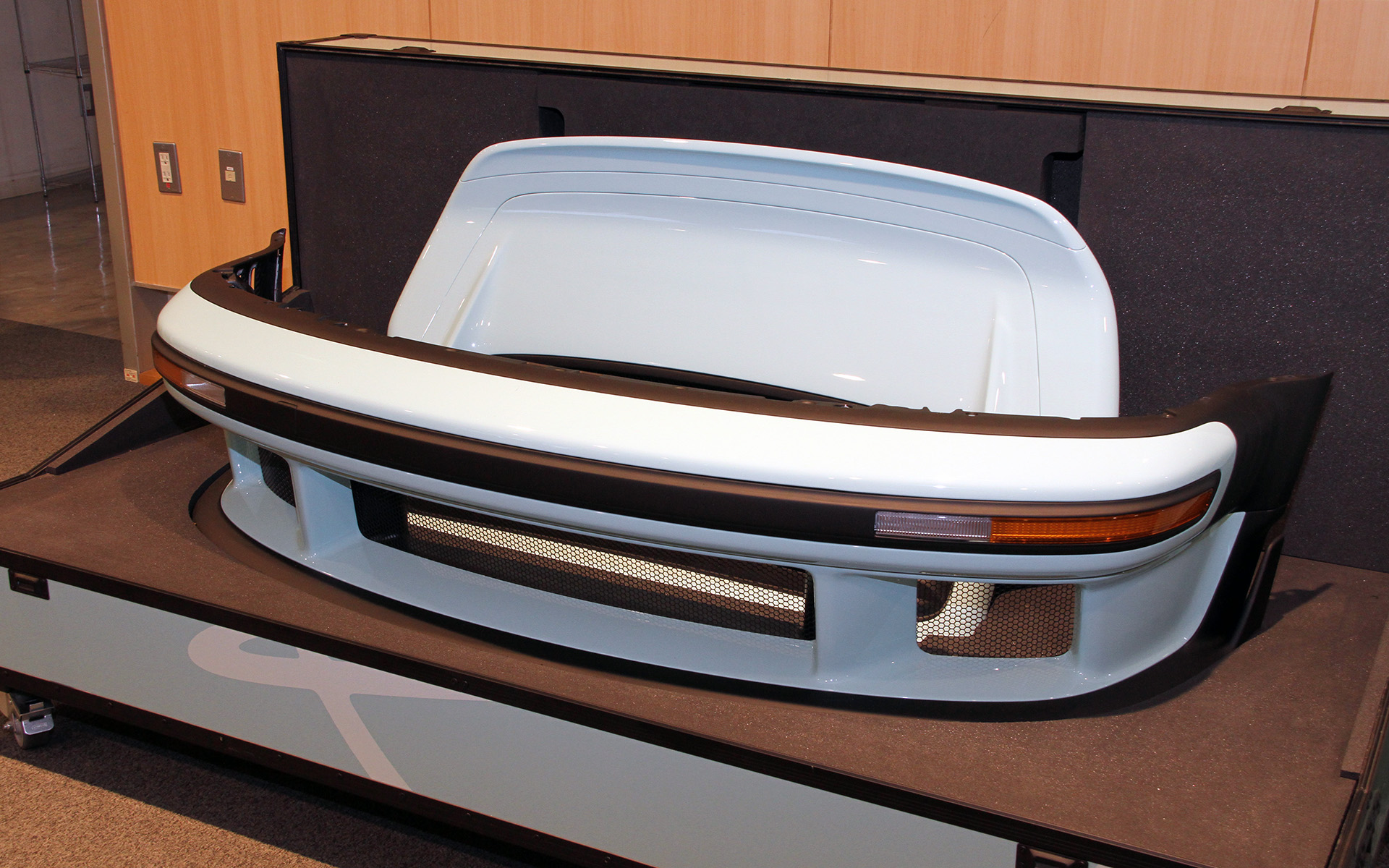 会場にはスポーツバージョンのエアロも展示された