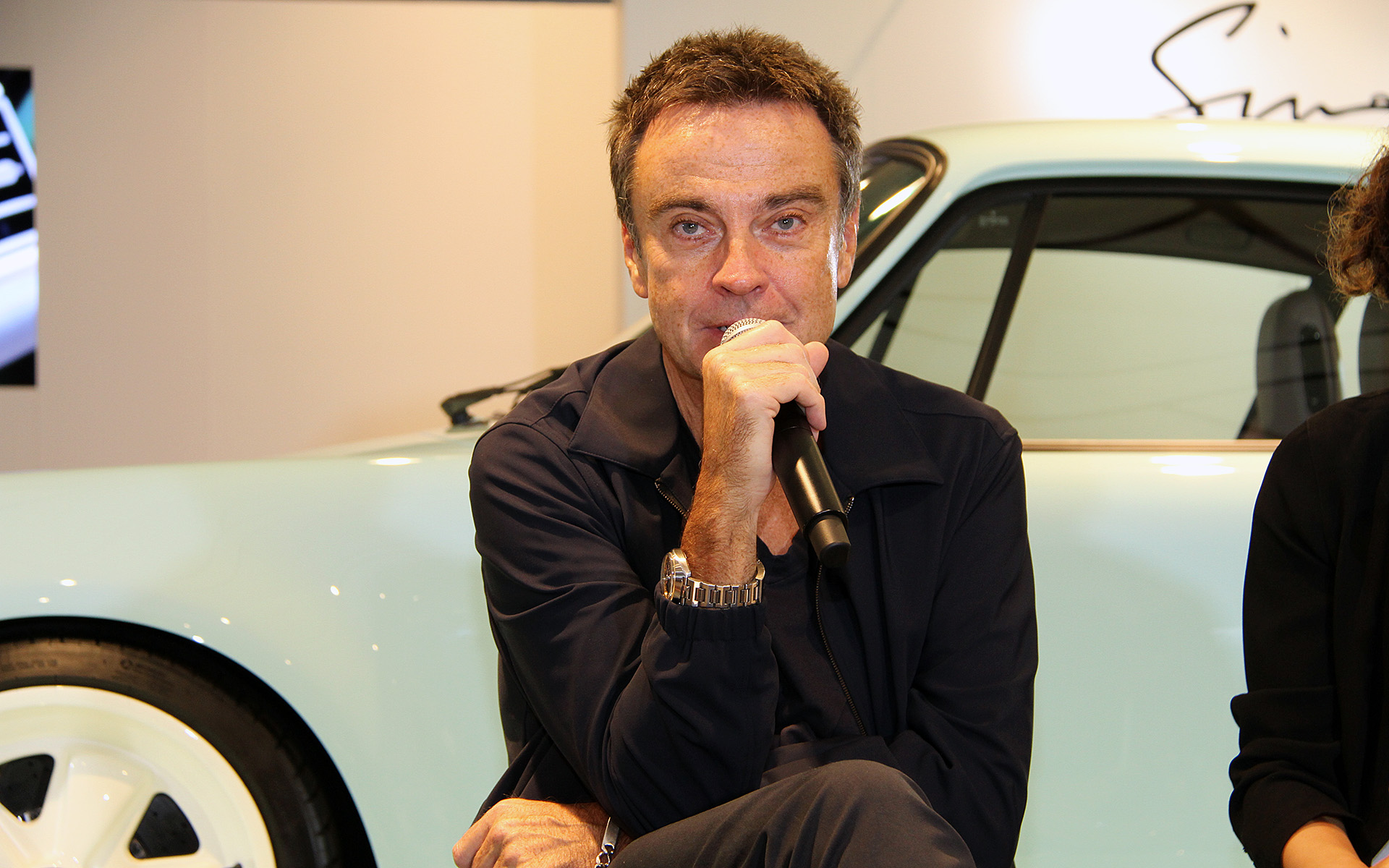 シンガー・ヴィークル・デザイン創業者兼会長のロブ・ディキンソン氏