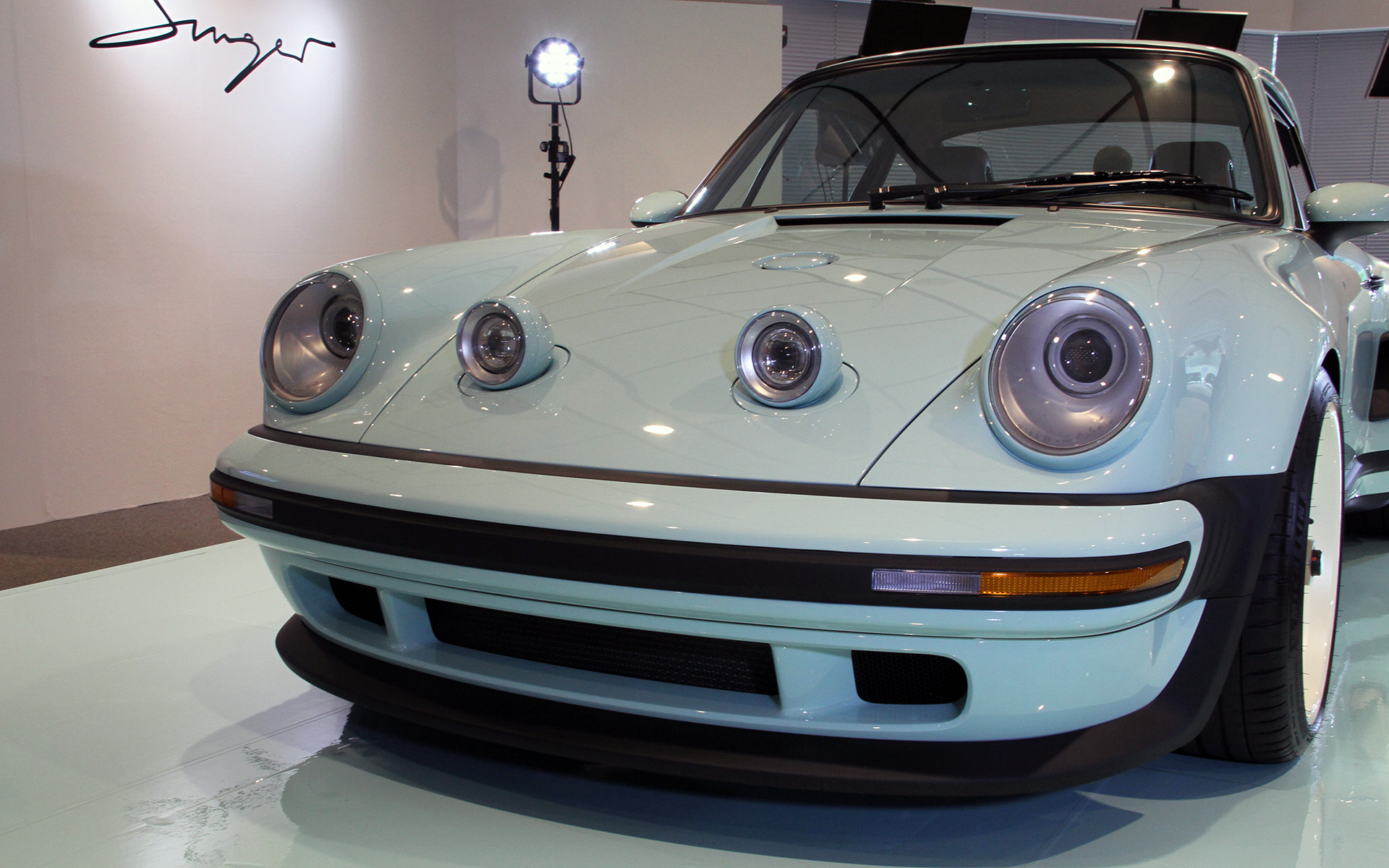 1980年代の911カレラのワイドボディモデルにインスパイアされたデザインが与えられた