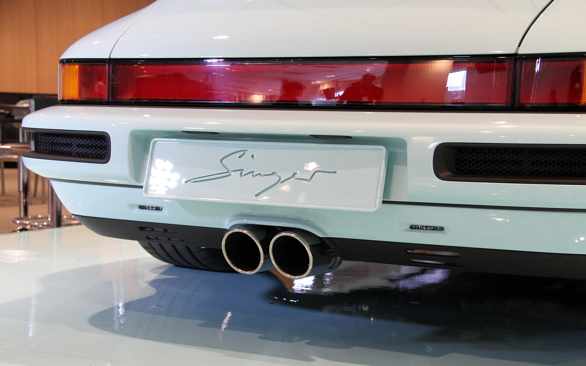 1980年代の911カレラのワイドボディモデルにインスパイアされたデザインが与えられた