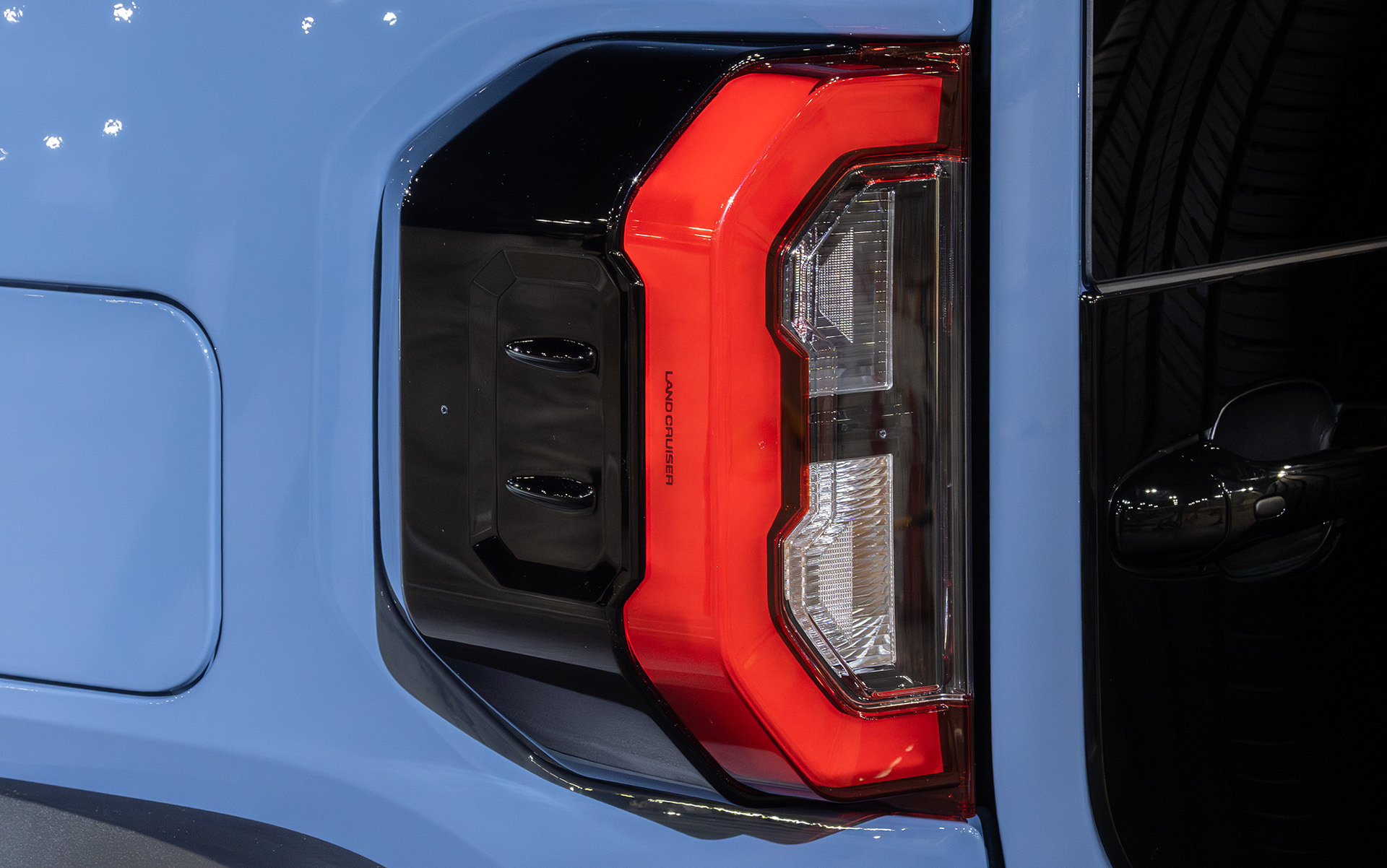 リアテールランプ