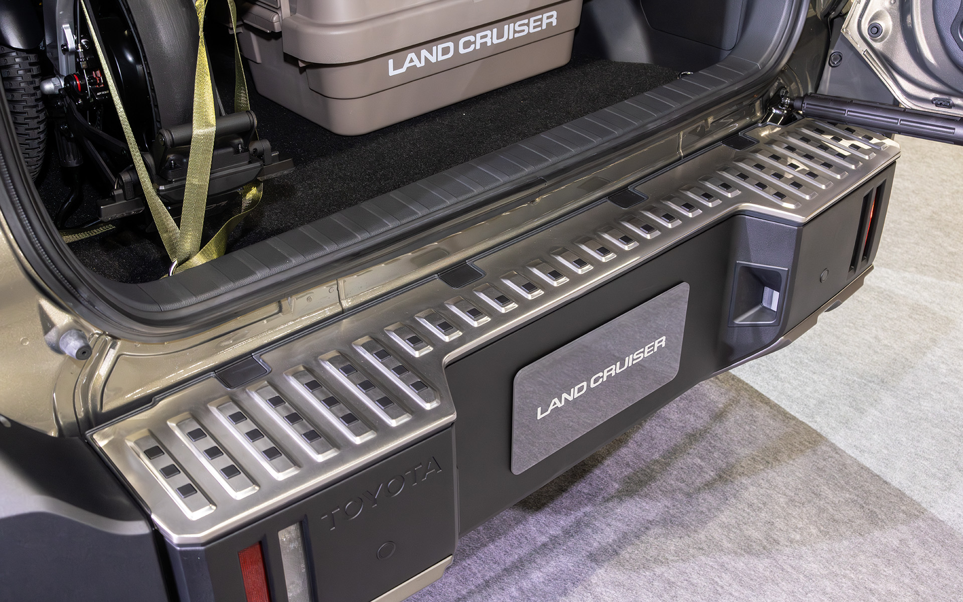 リアバンパーカスタマイズ