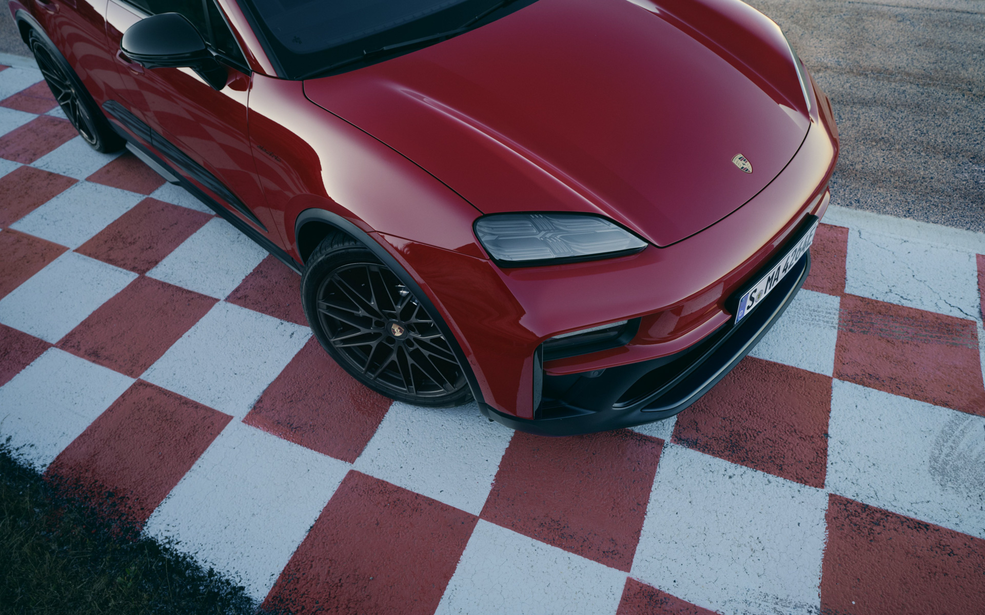 新型バッテリEV「マカンGTS」