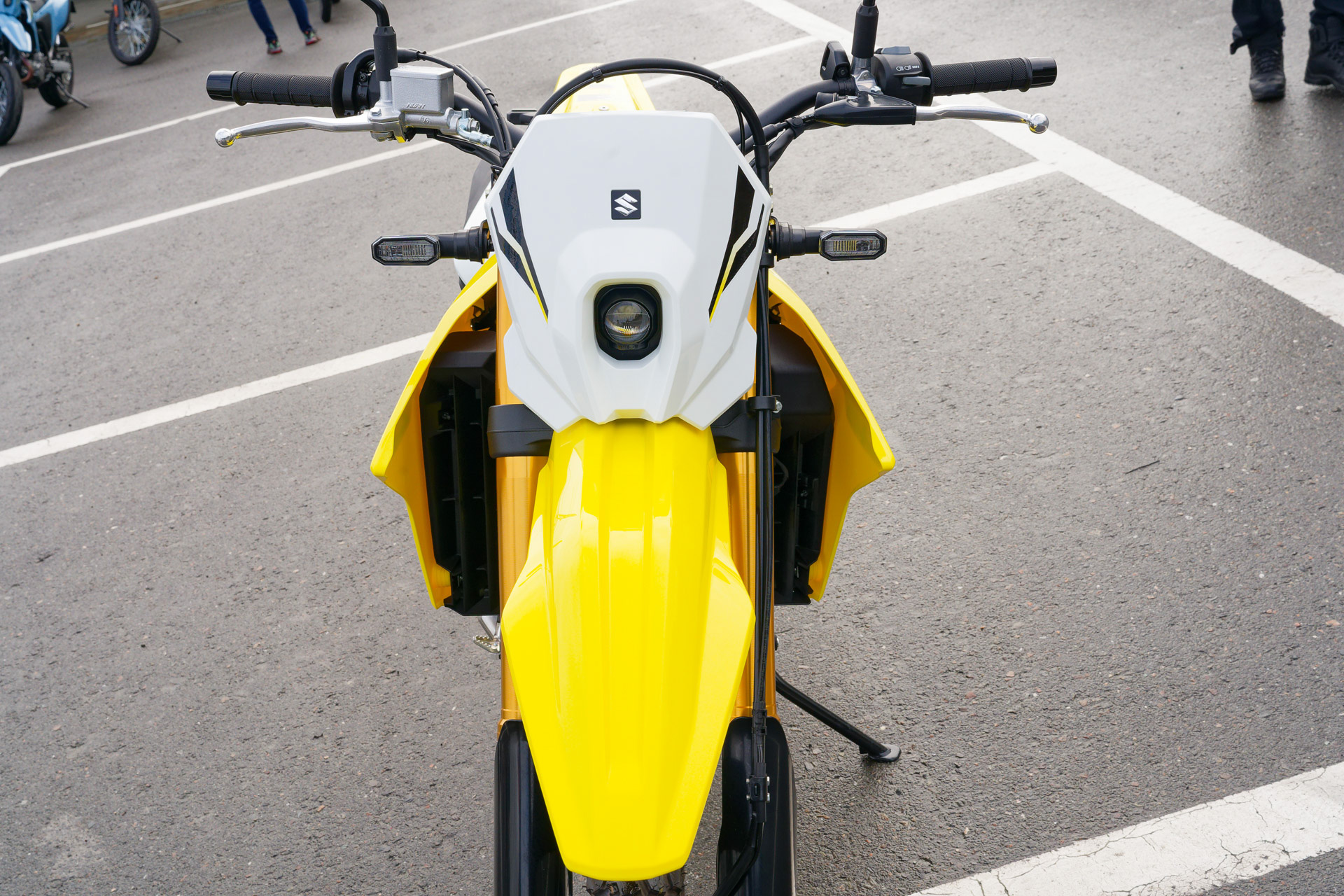 フロントフェイス