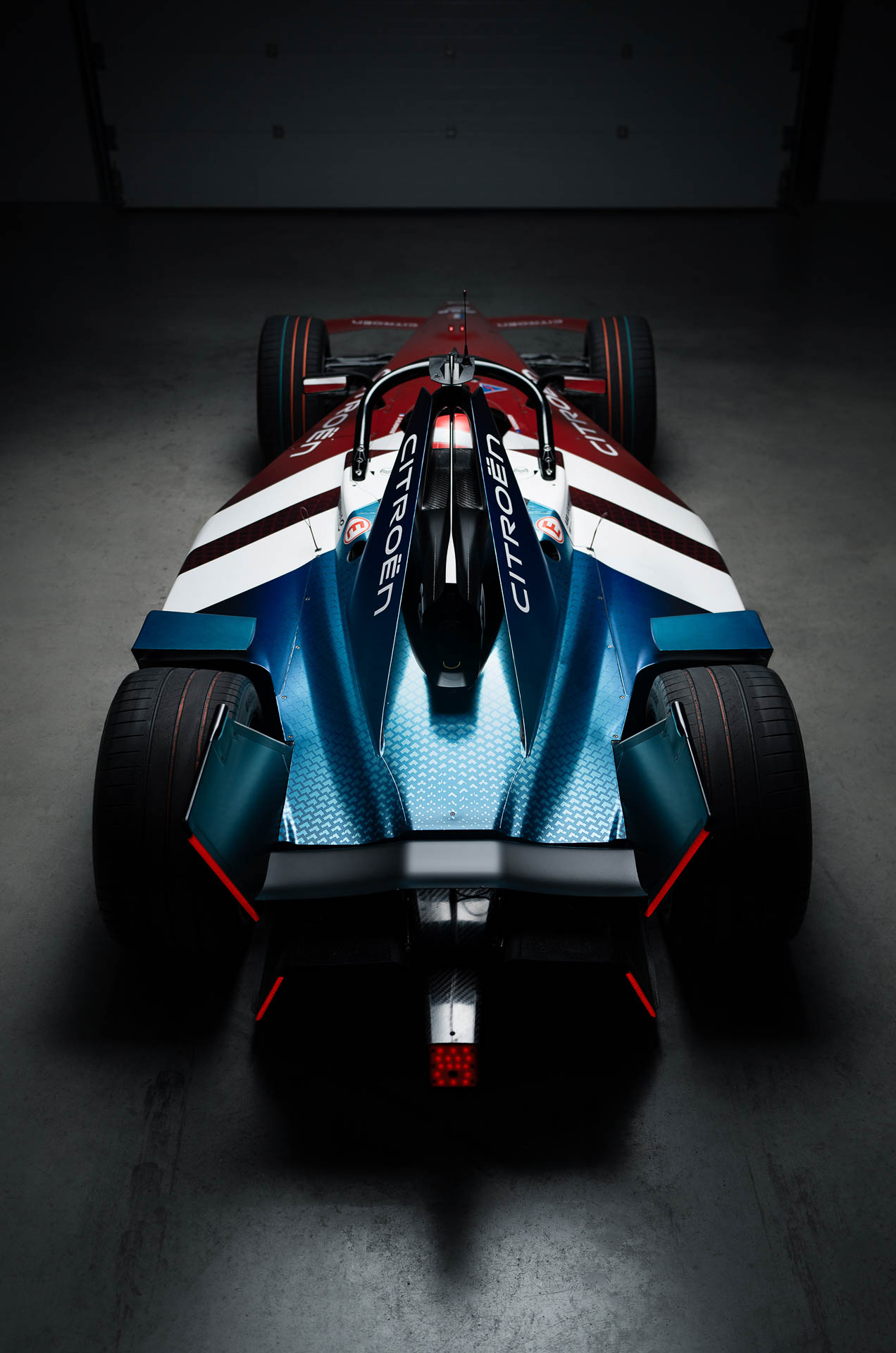 トリコロールカラーのシングルシーター「GEN3 Evo」