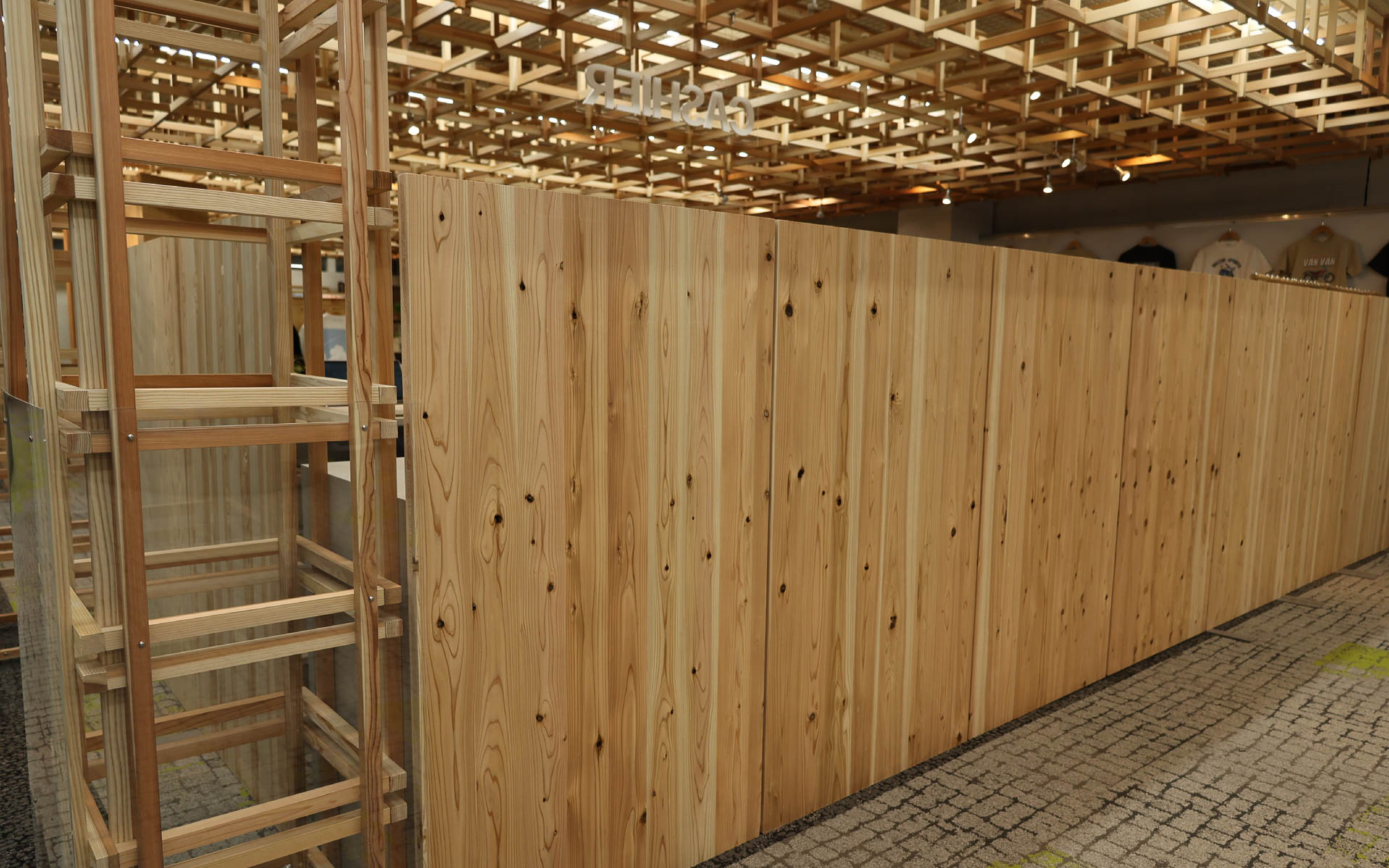 天竜スギのパーテーション