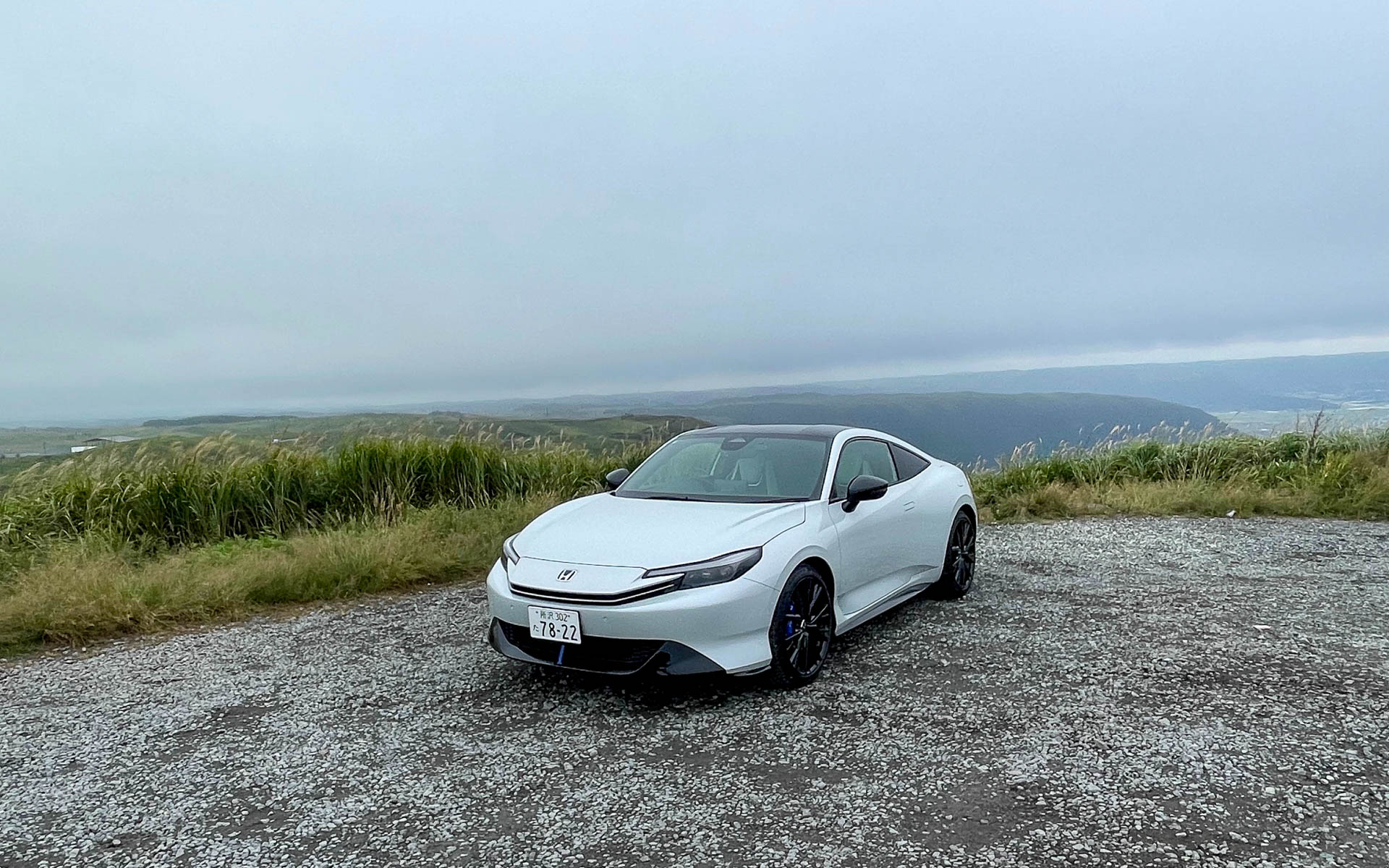 雄大な阿蘇山系をバックにしたプレリュード。グライダーのように爽快。乗ったことないけど……