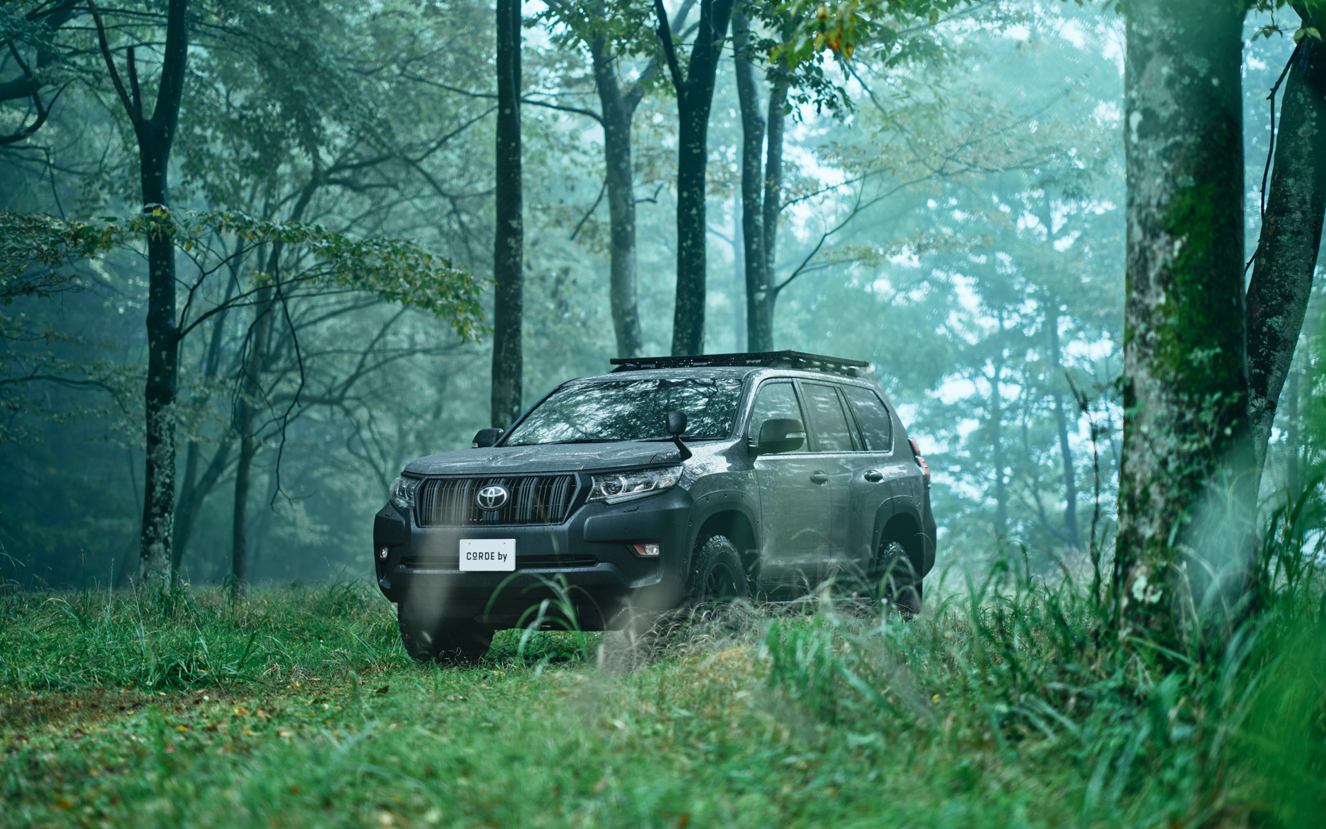 LAND CRUISER PRADO “NEWSCAPE” GRAPHITE GRAY MODEL