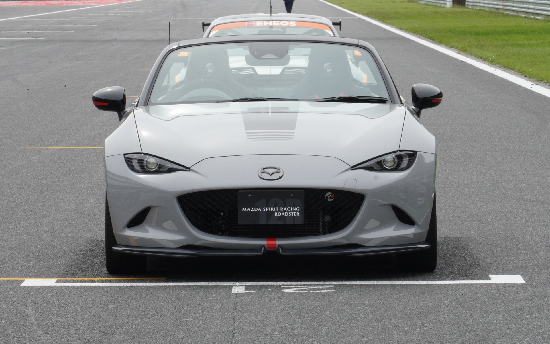 富士スピードウェイに展示されたMAZDA SPIRIT RACING ROADSTER 12R