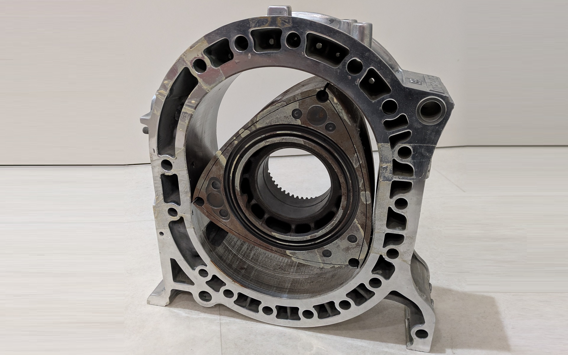 我が家の（個人的）家宝のローターハウジングとローターです