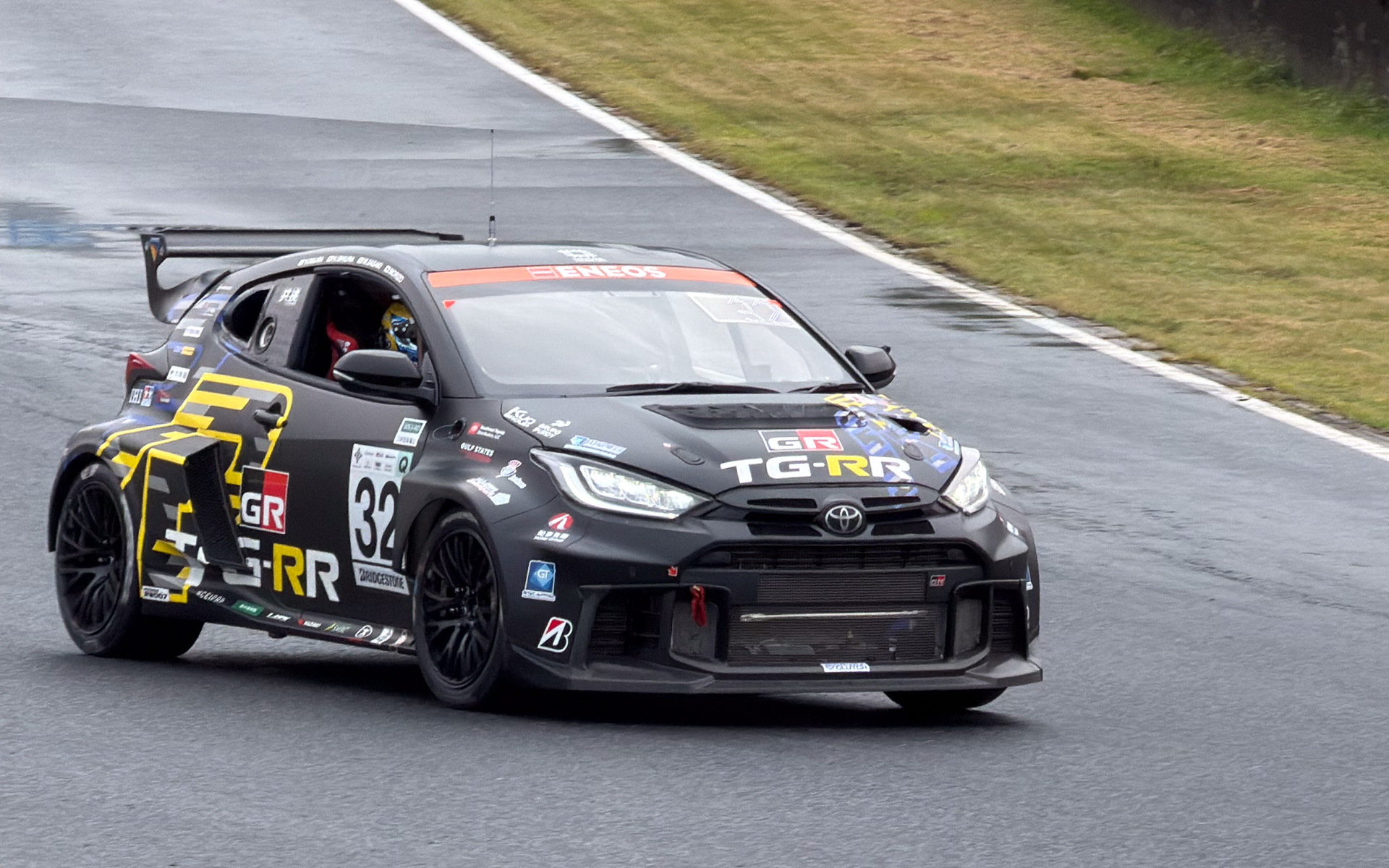 スーパー耐久第6戦岡山でデビューしたトヨタの新型ミッドシップ4WD「GRヤリスMコンセプト」