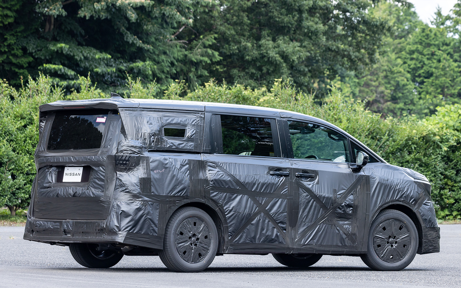 栃木で試乗した際はボディサイズへの言及はなかったが、「ジャパンモビリティショー 2025」での公開に合わせて4995×1895×1975mm（全長×全幅×全高。数値は日産測定値）であることが明らかにされた