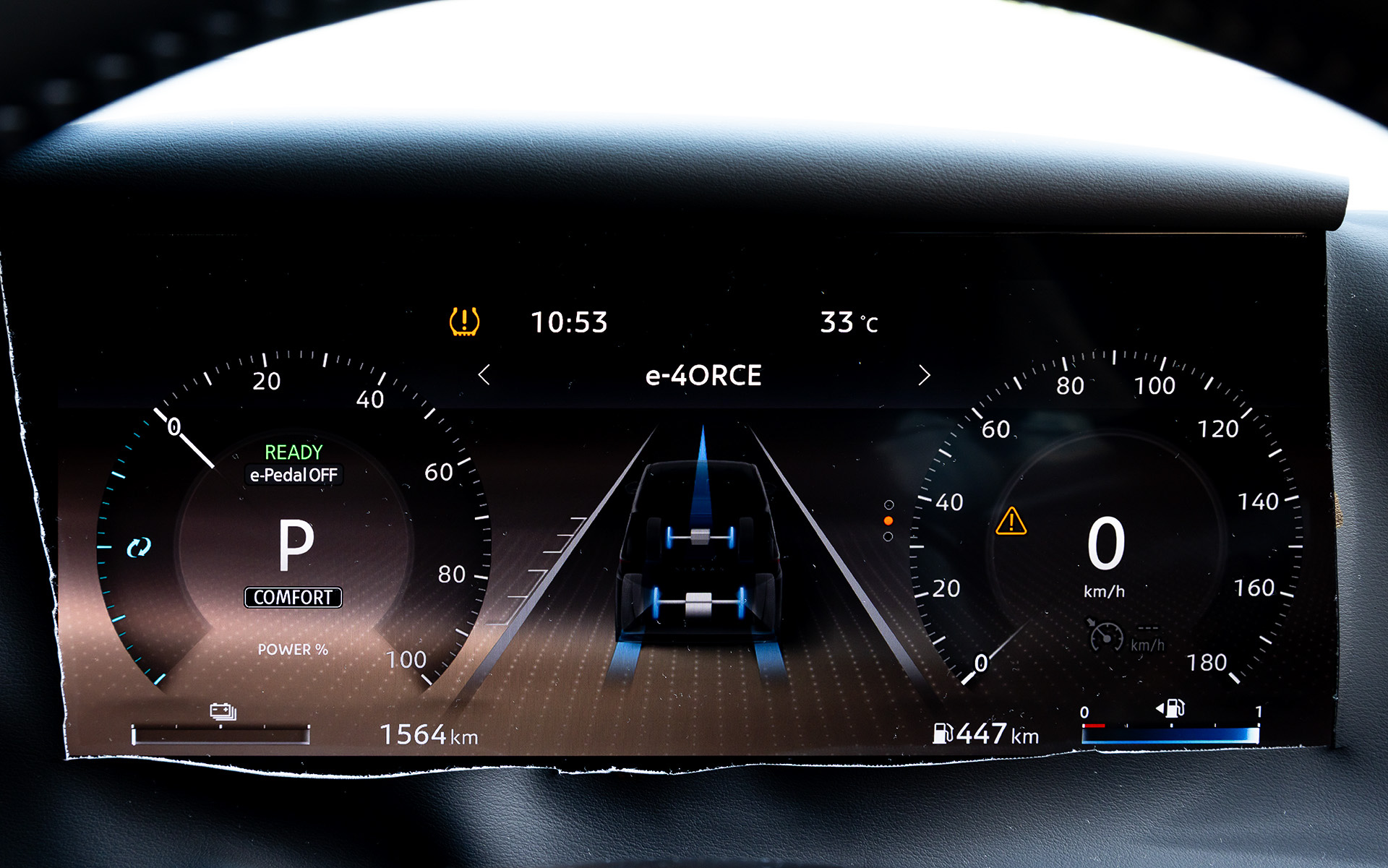 メーターではe-4ORCEの作動状況が分かる