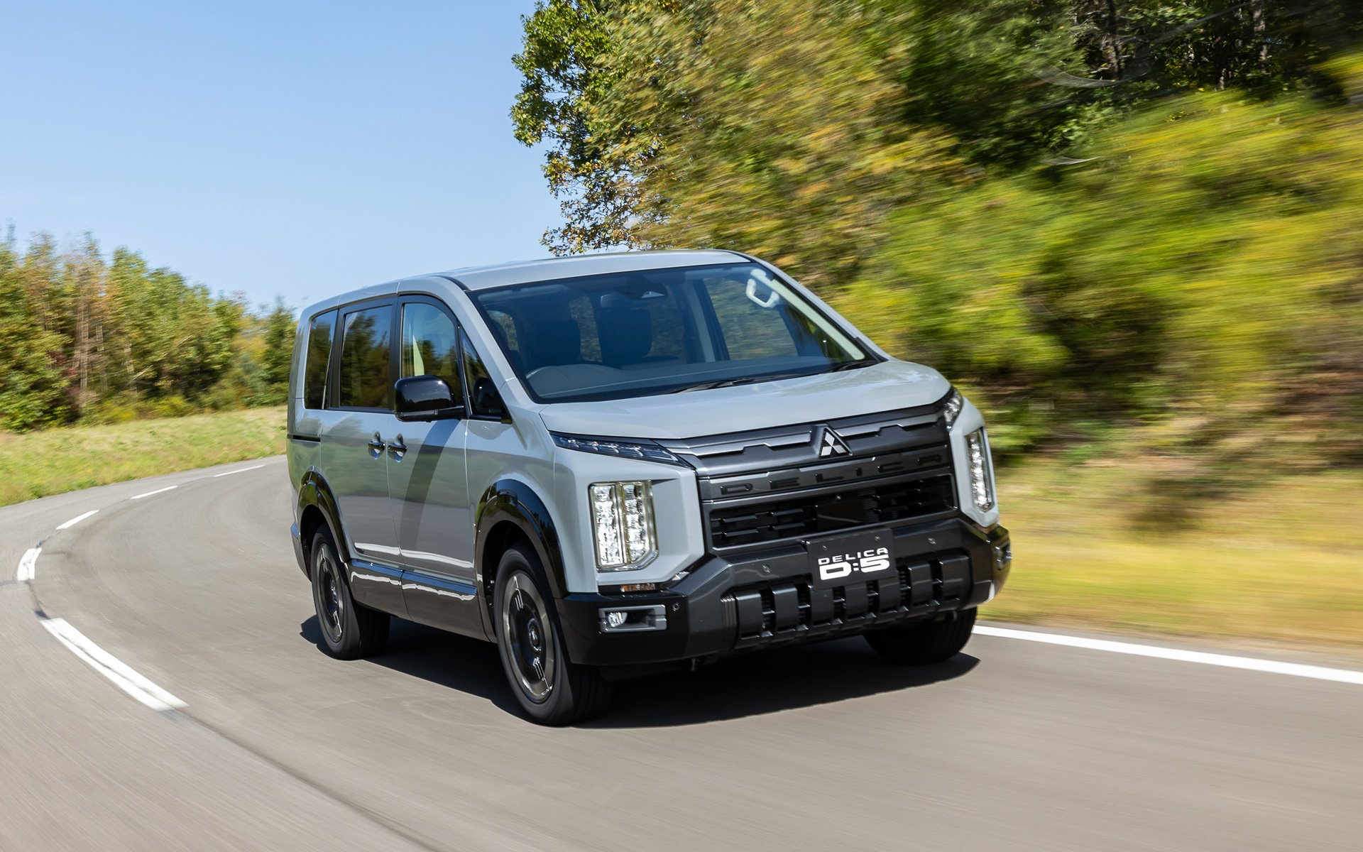 大幅改良した「デリカ D:5」