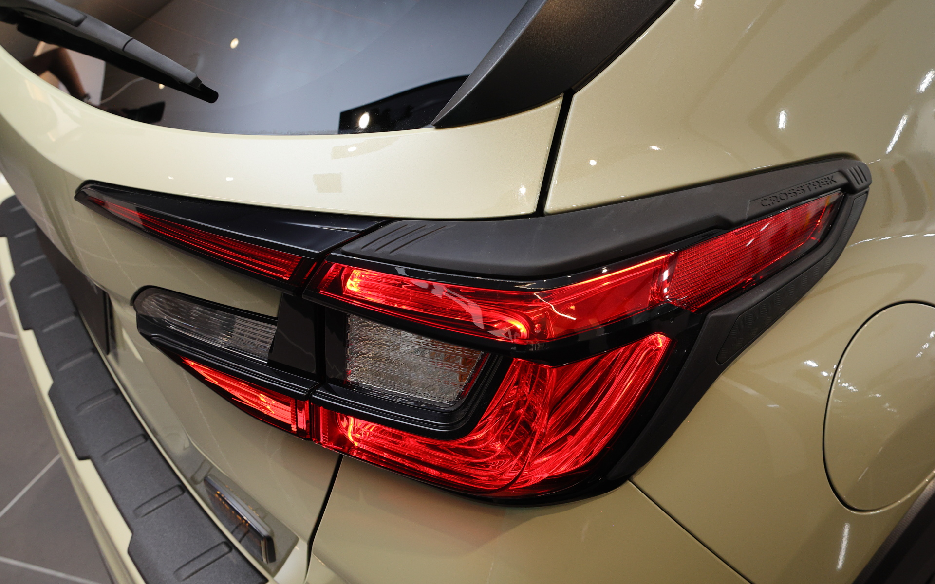 さまざまな販売店オプションを特別装備する