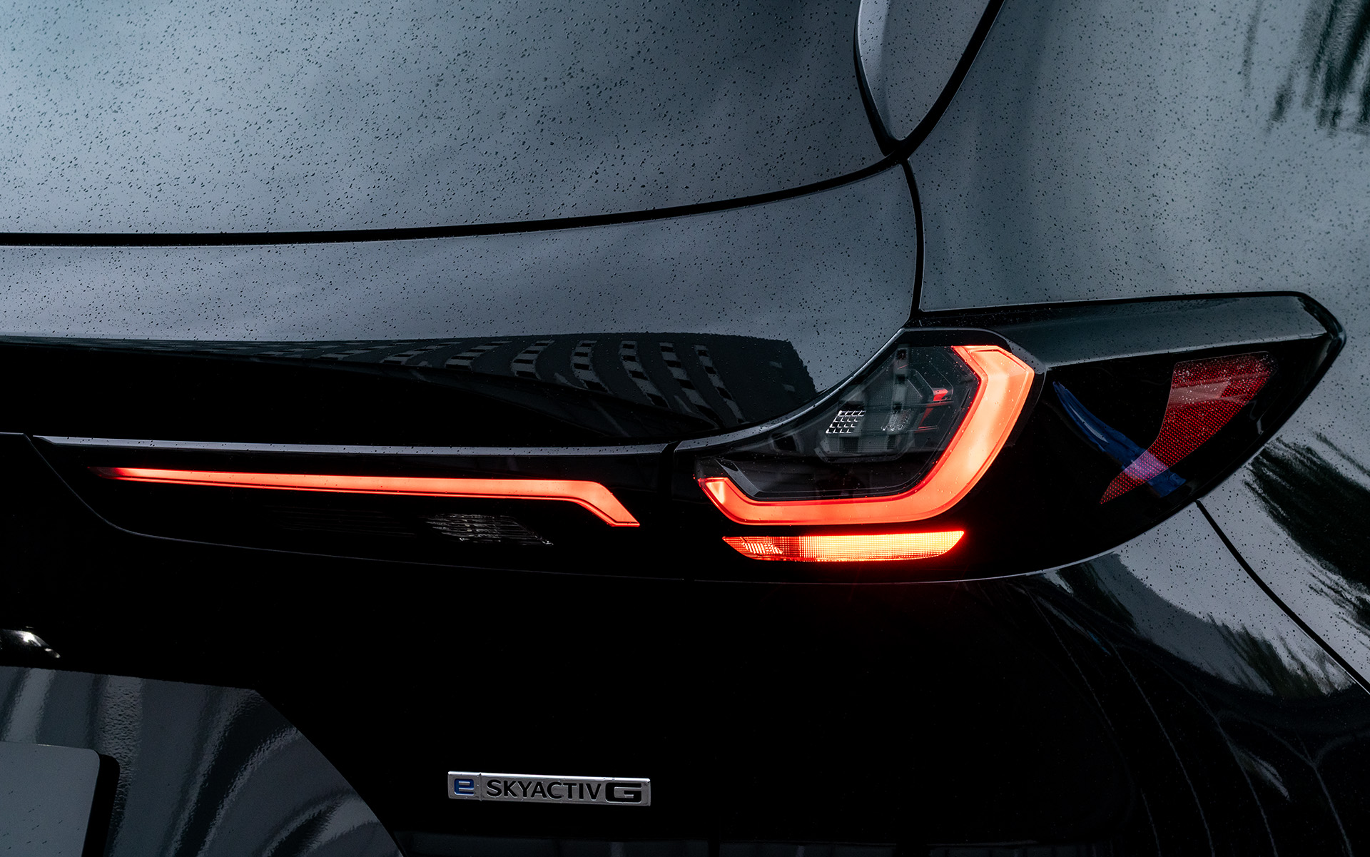 リアコンビランプの点灯パターン