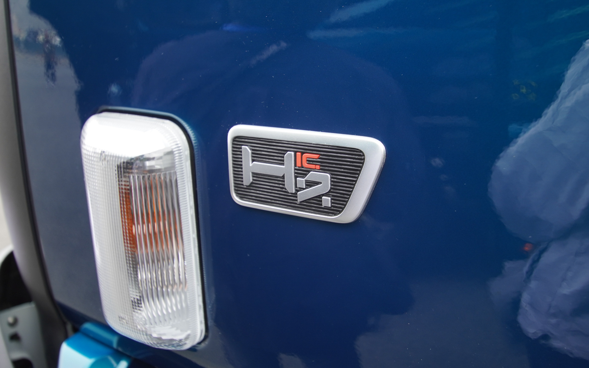 H2ICのエンブレム