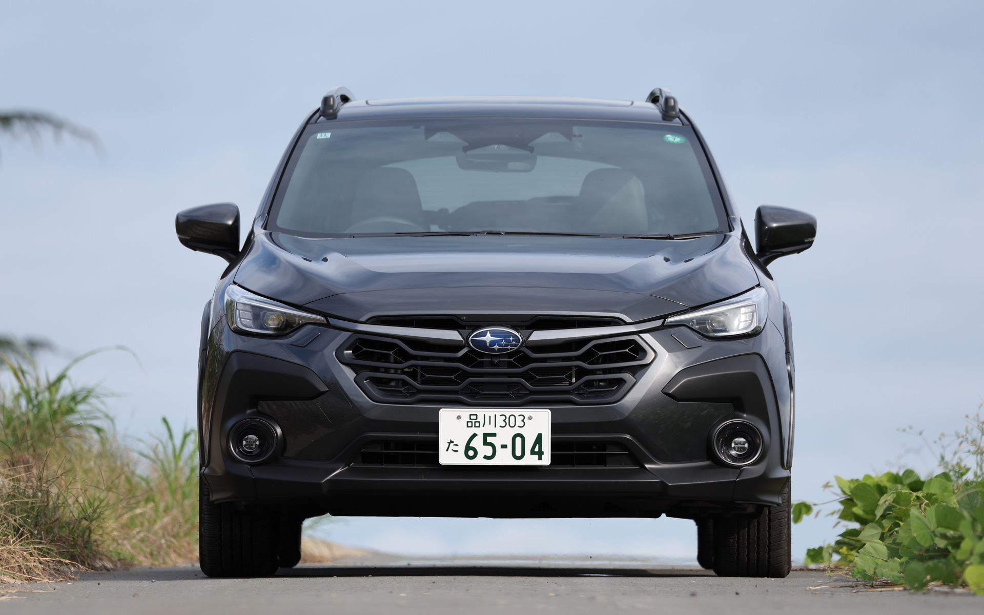 クロストレックの最低地上高は200mmあるため、そもそも車両の重心は高めの位置ではある