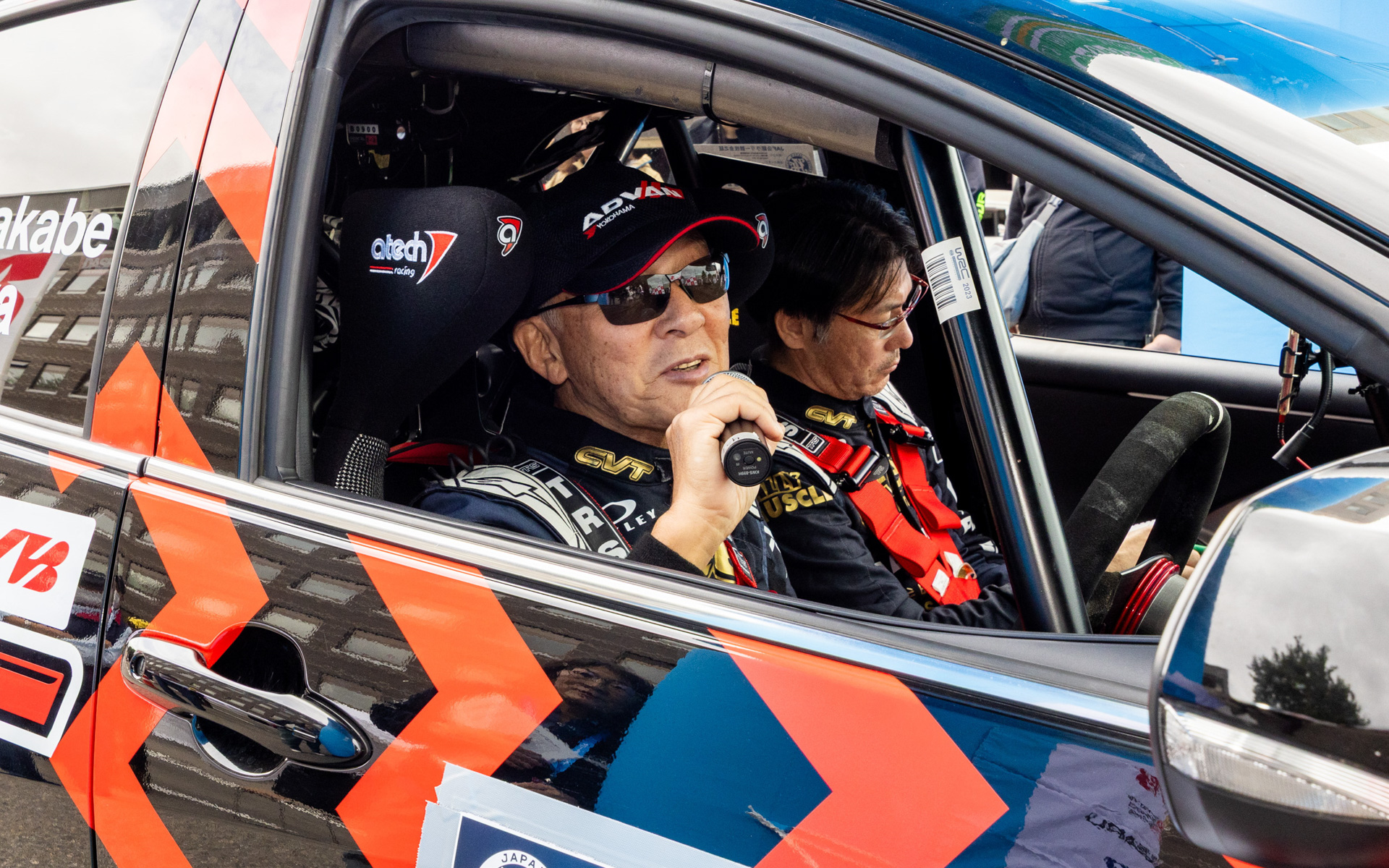 ラリー競技に36年ぶりに復帰した日下部選手が8月の「丹後半島ラリー2025（地方戦）」に続いて、全日本ラリー選手権最終戦に出場