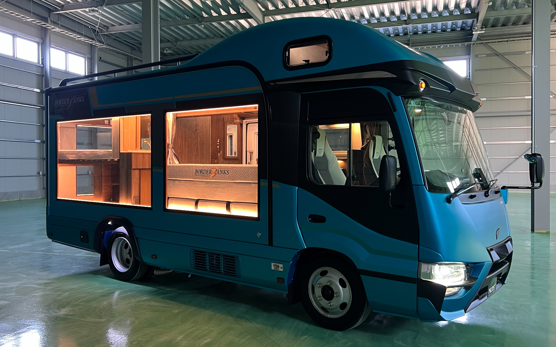 ナッツRVのキャンピングカー「ボーダーバンクス　-BORDER BANKS-」