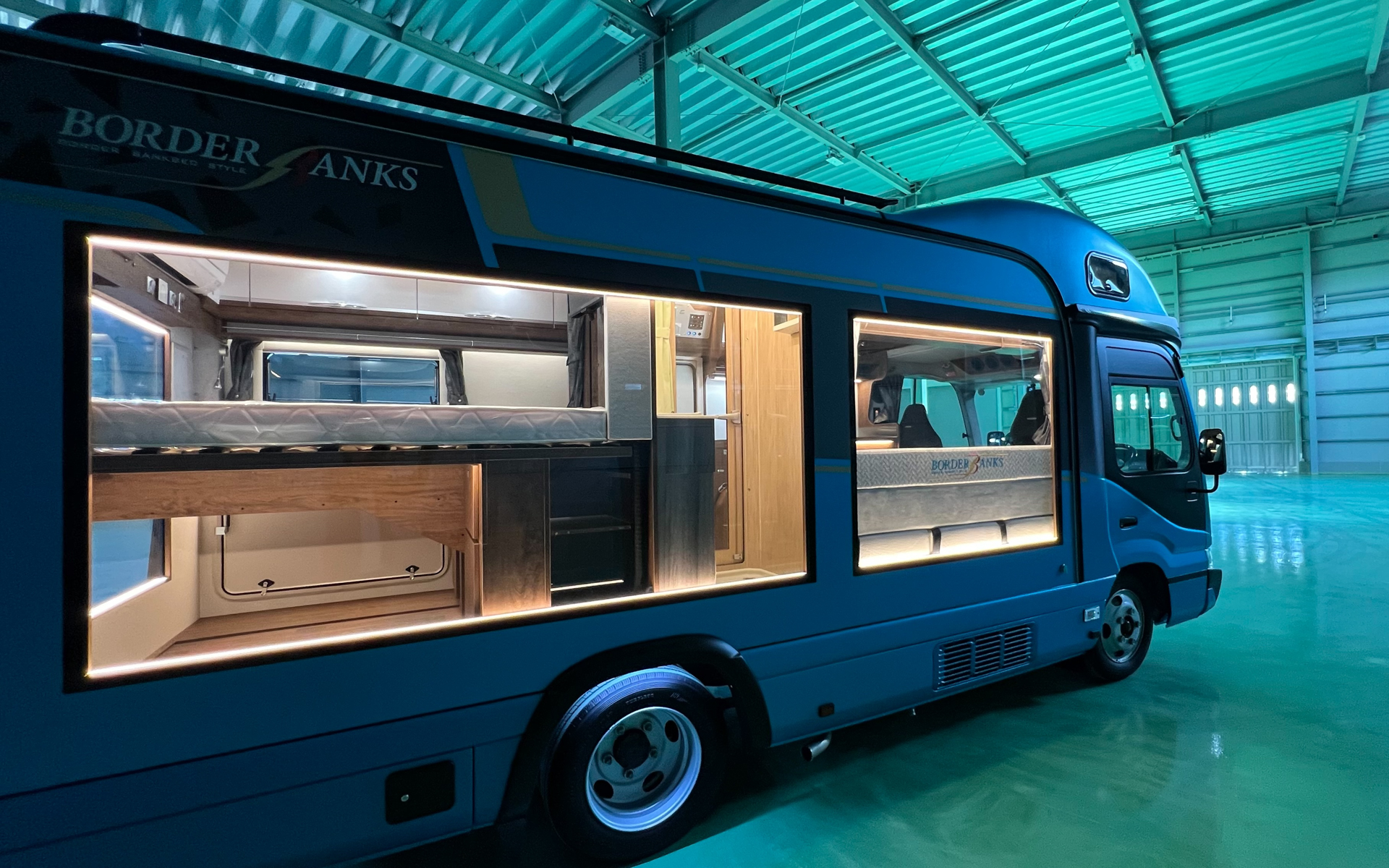 ナッツRVのキャンピングカー「ボーダーバンクス　-BORDER BANKS-」