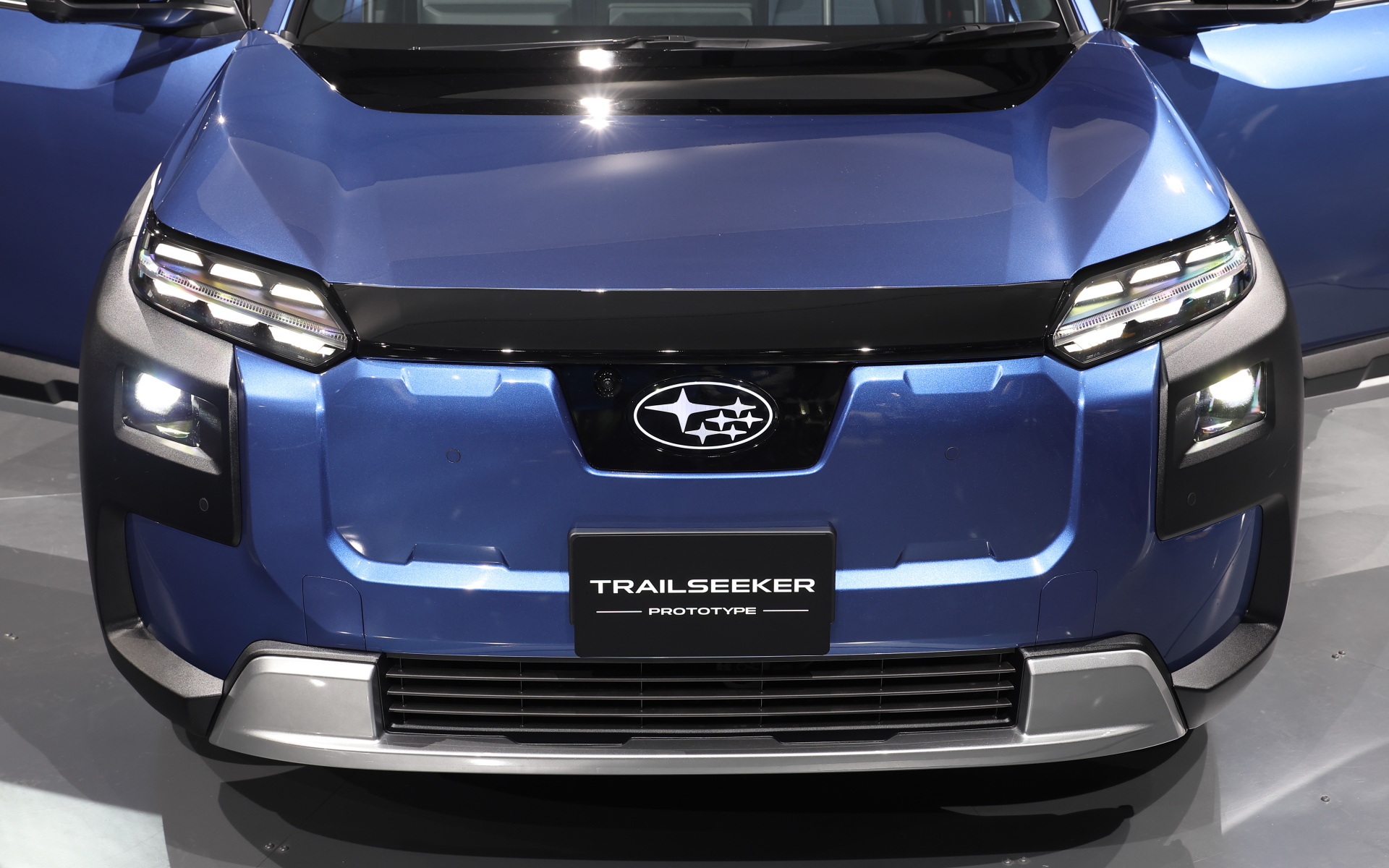 フロントは新型ソルテラと似たデザイン