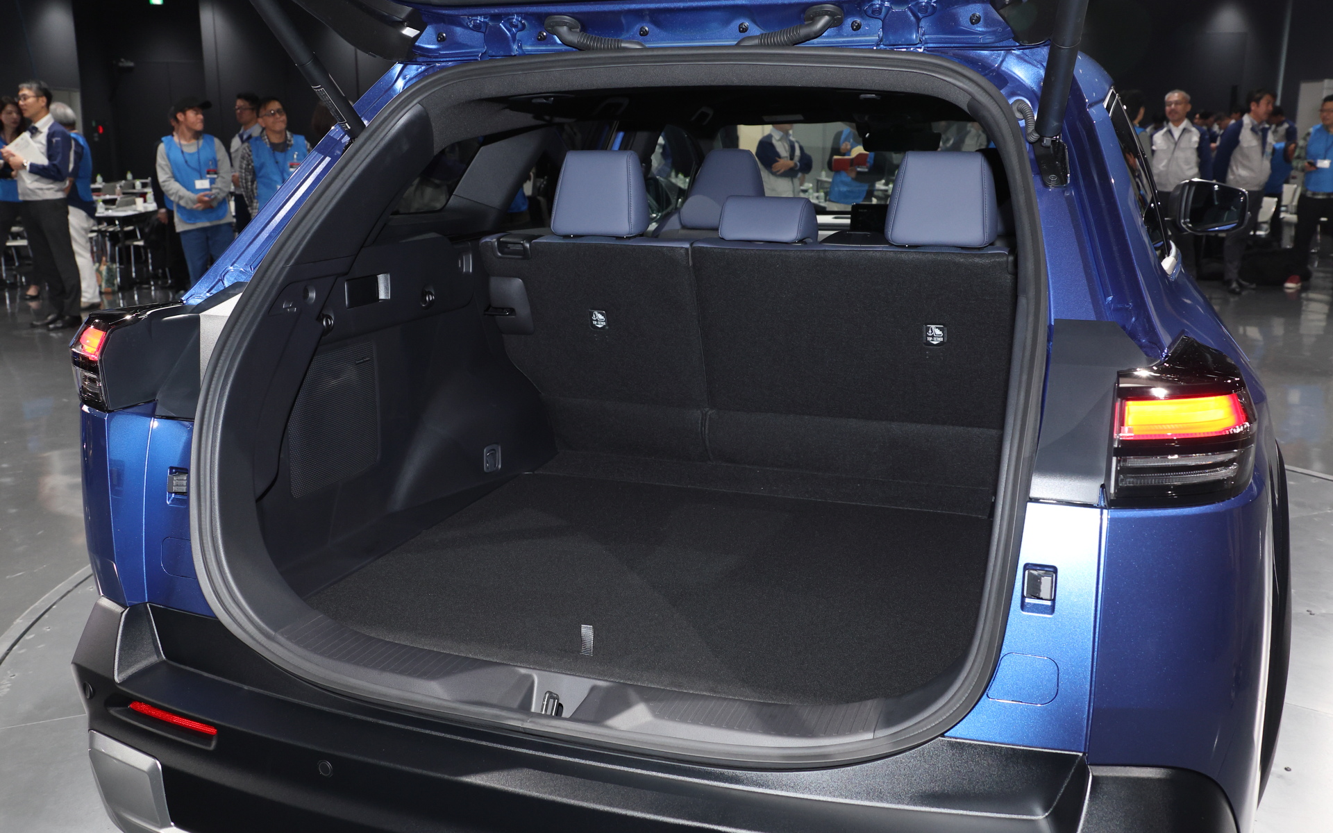 ラゲッジはかなり広い