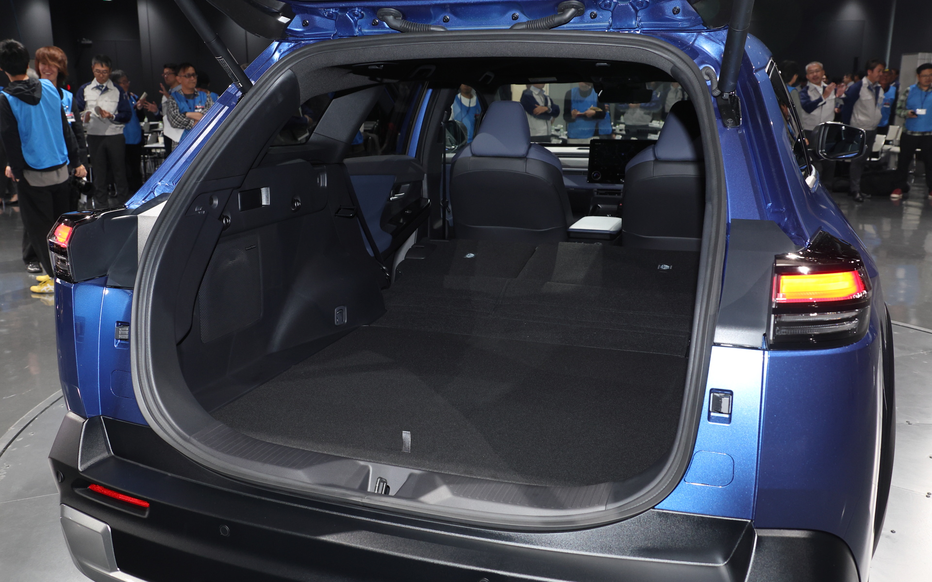 ラゲッジはかなり広い