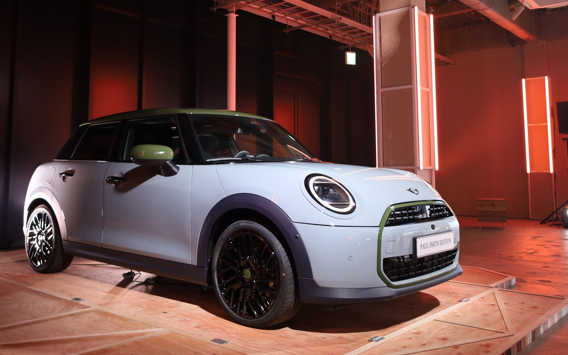 The NEW MINI Paul Smith Editionの「MIN クーパー 5ドア」