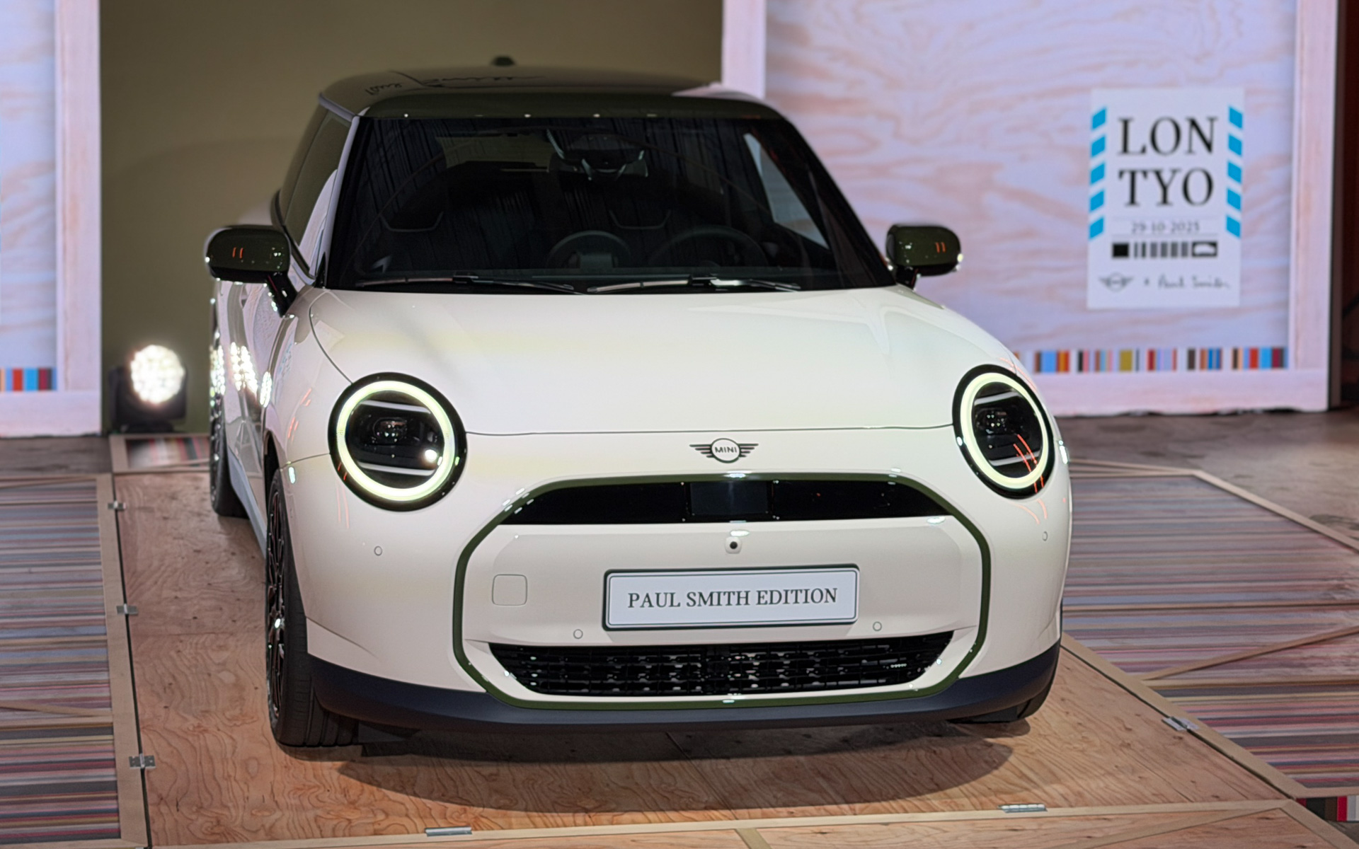 The NEW MINI Paul Smith Editionの「MIN クーパー 3ドア