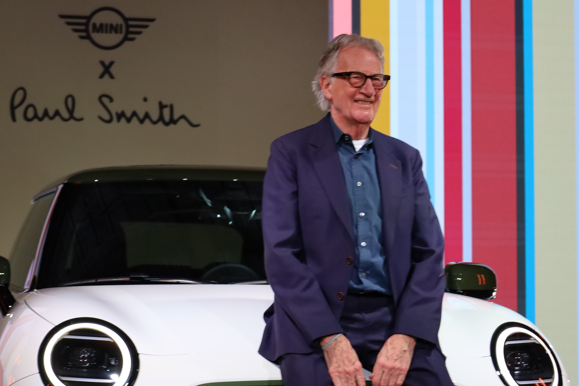 The NEW MINI Paul Smith Editionのローンチ・レセプション会場に駆けつけたデザイナーのポール・スミス氏