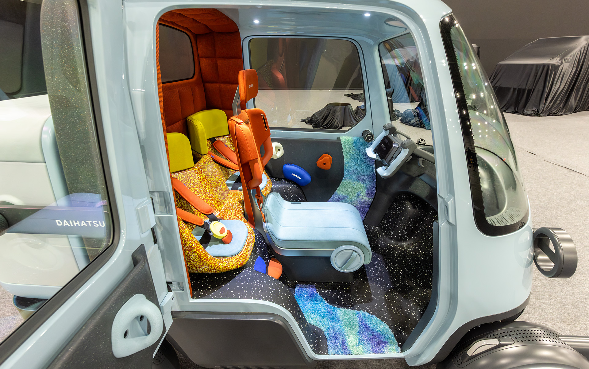 3名乗車デザイン