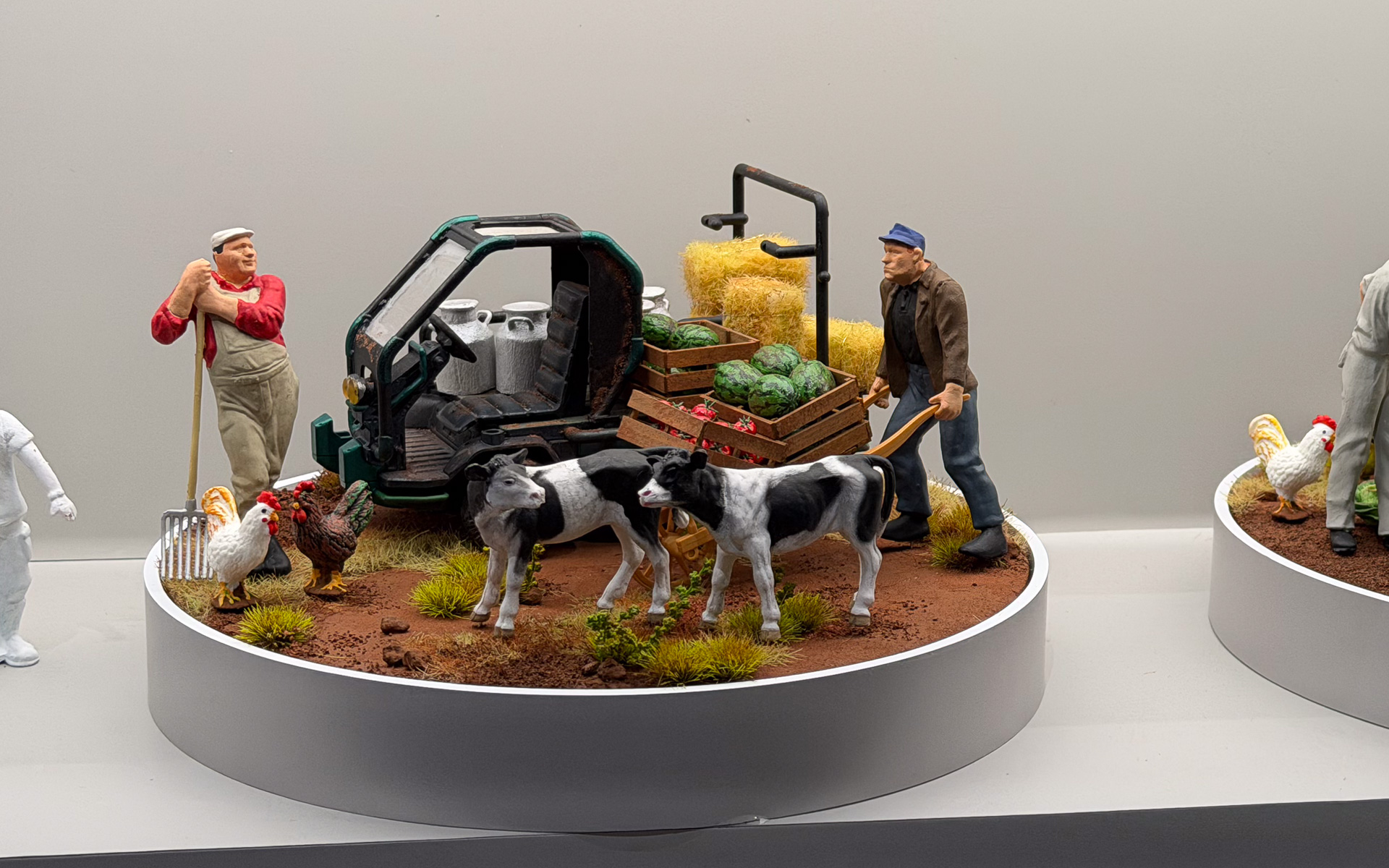 バンダイナムコは、トヨタブースでIMVオリジンの模型を展示している