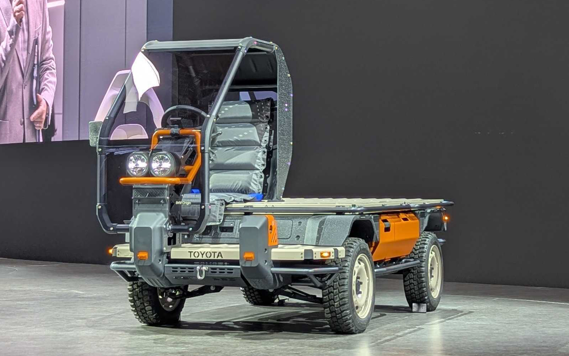 ジャパンモビリティショー2025に展示されているIMVオリジン