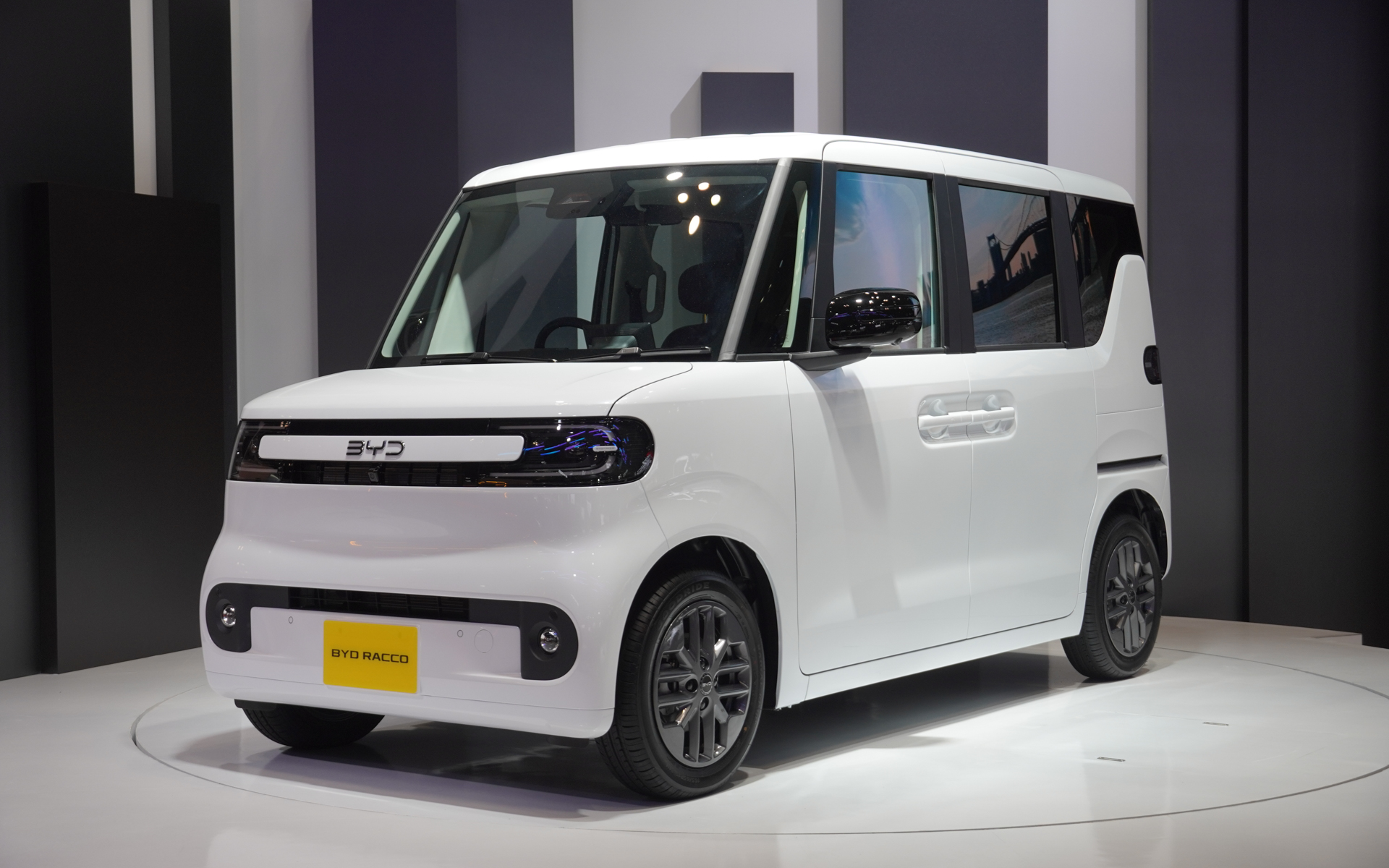 一般的な軽ハイトワゴンの外見となっている