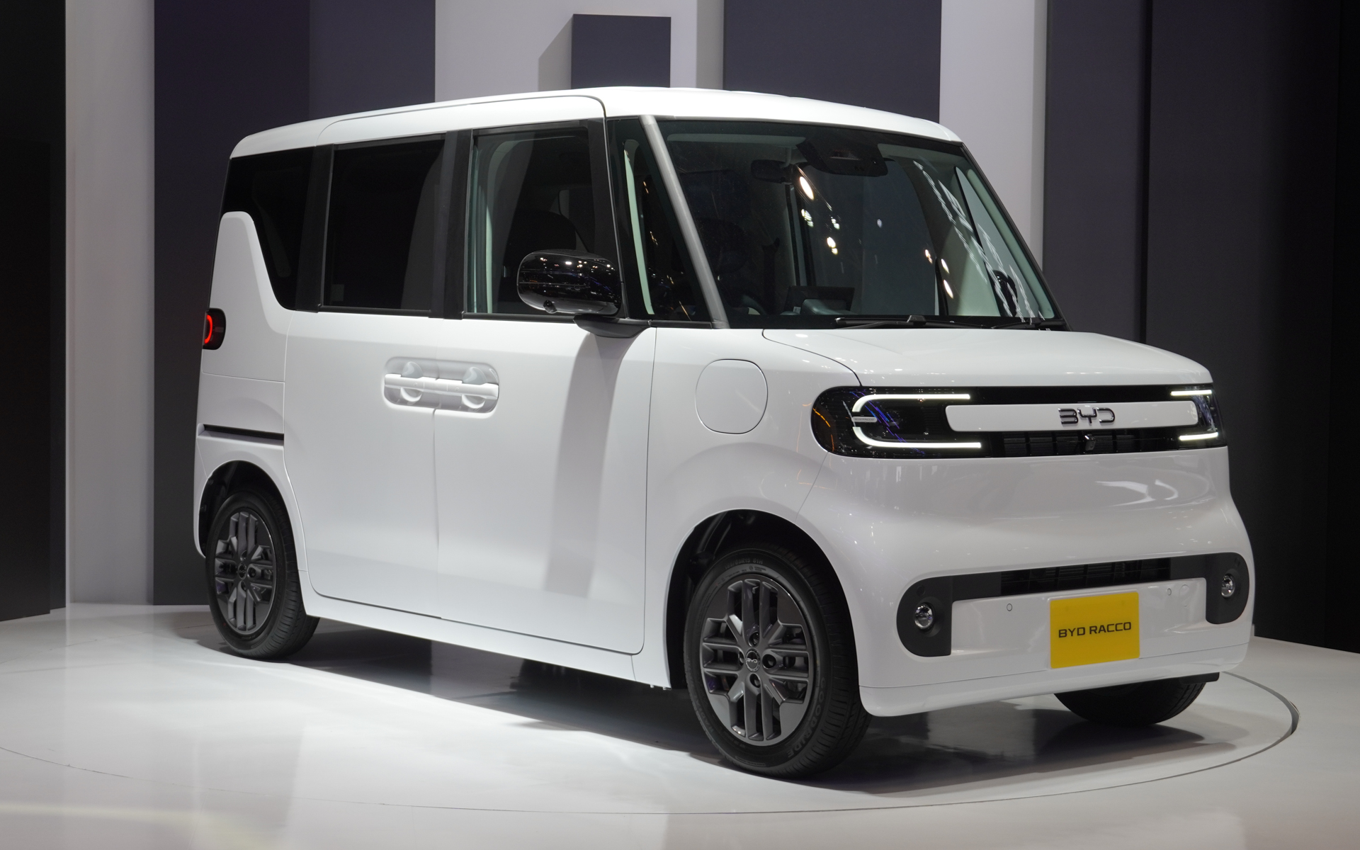 一般的な軽ハイトワゴンの外見となっている